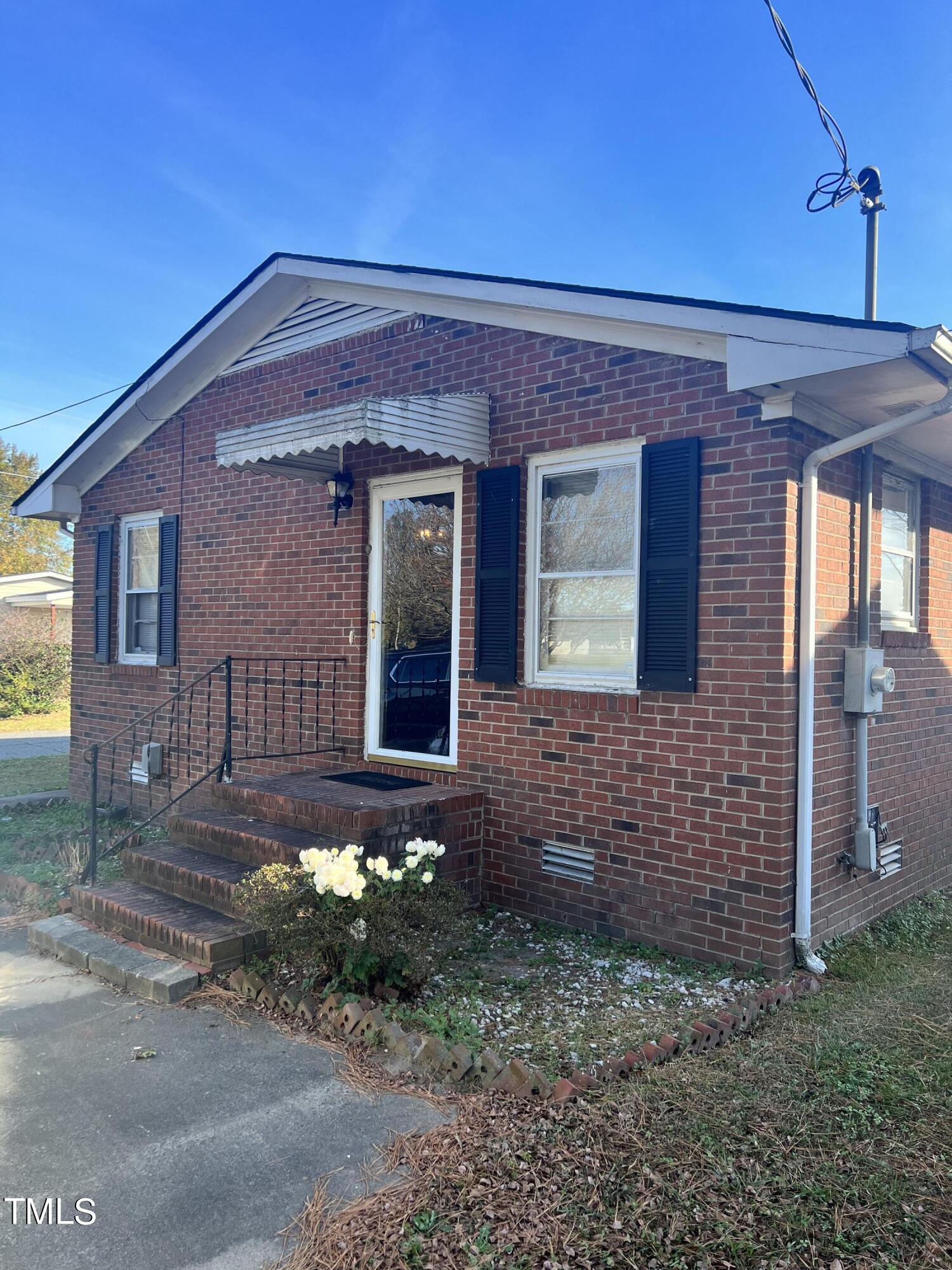 901 Oliver Street Property Photo
