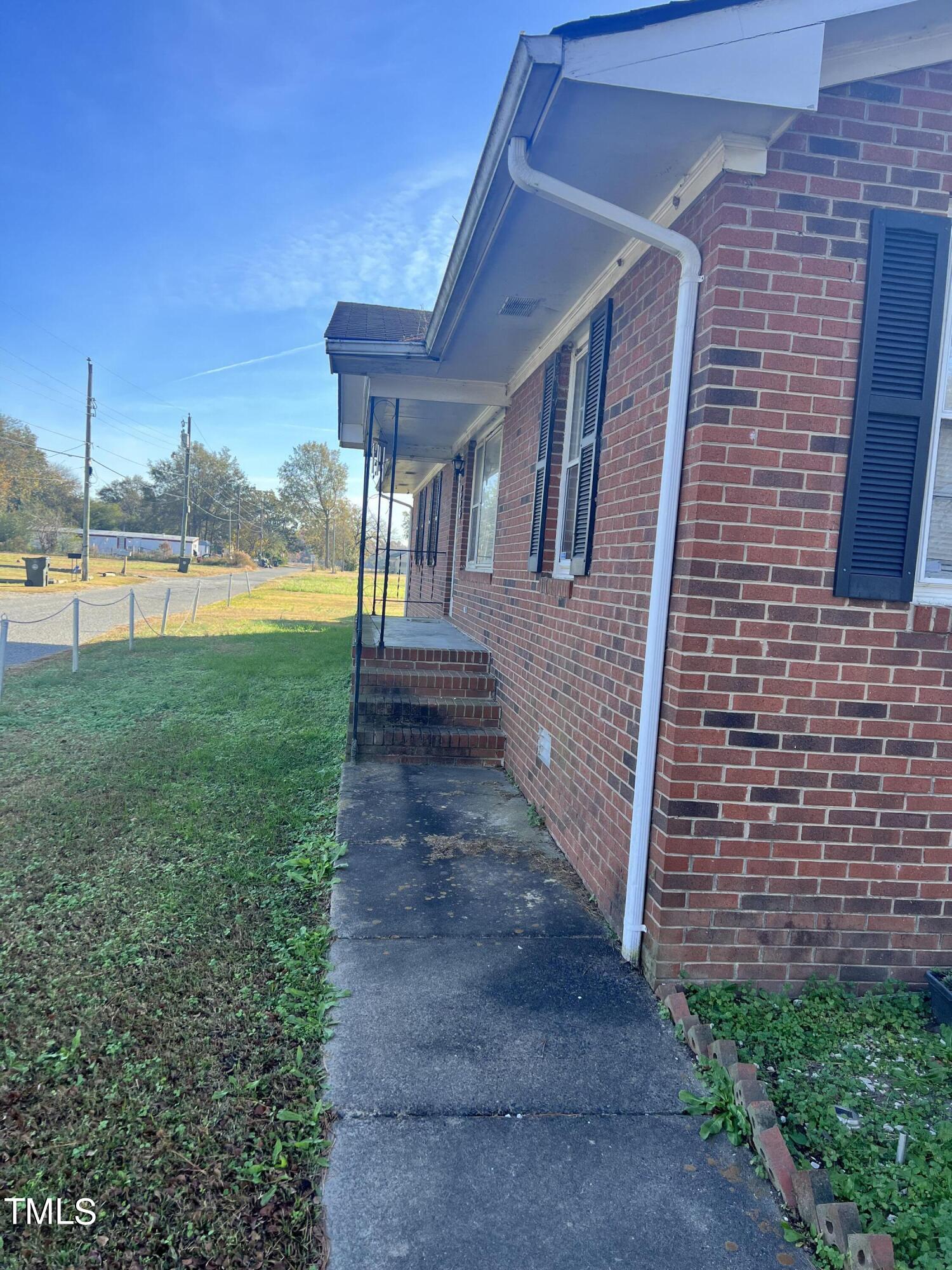 901 Oliver Street Property Photo 3