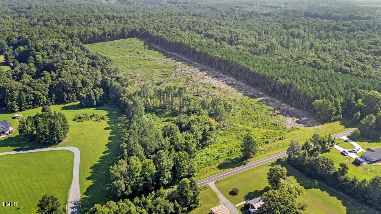 1474 Castle Rock Farm Road Property Photo 2