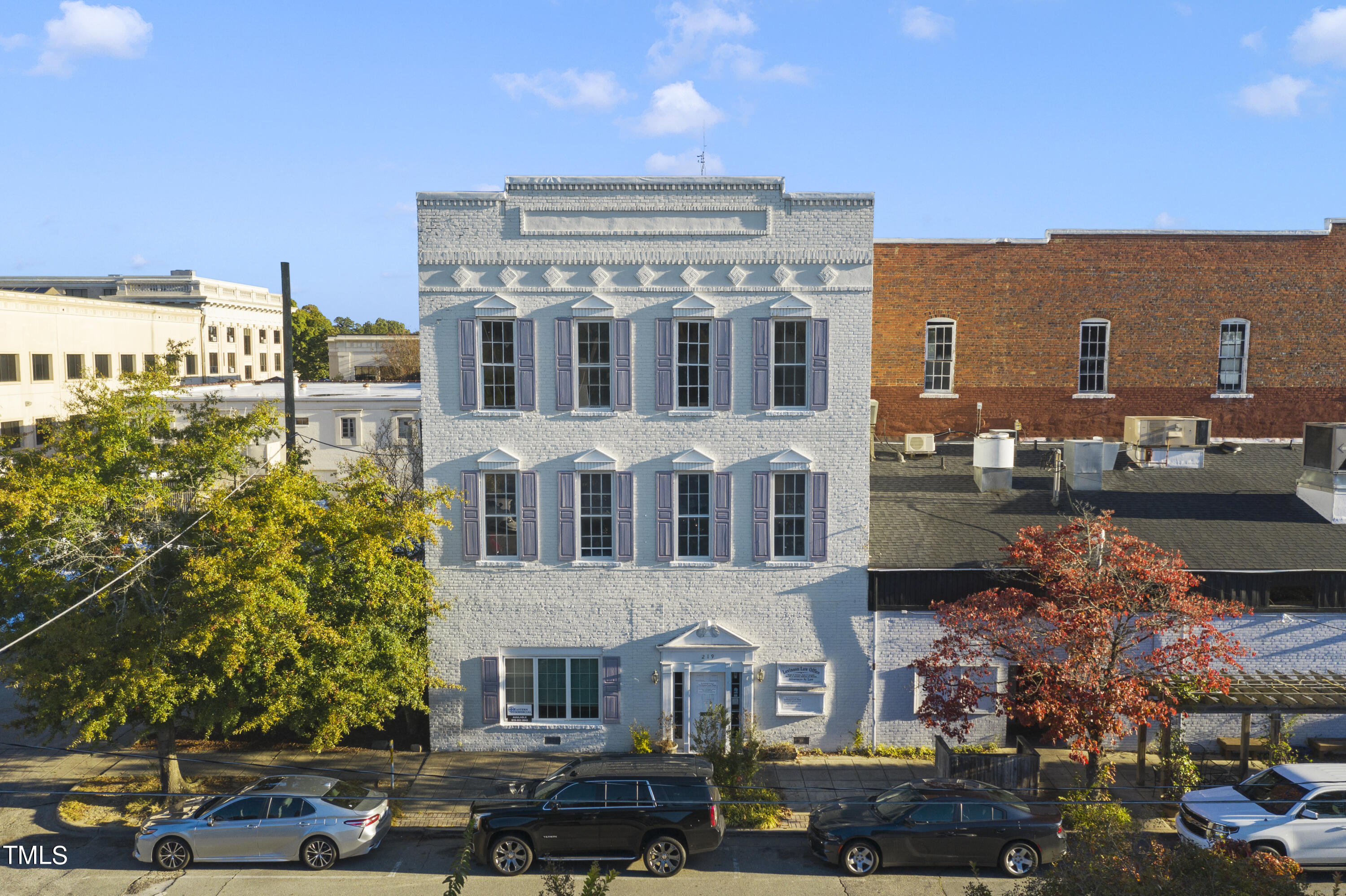 219 E Johnston Street Property Photo 1