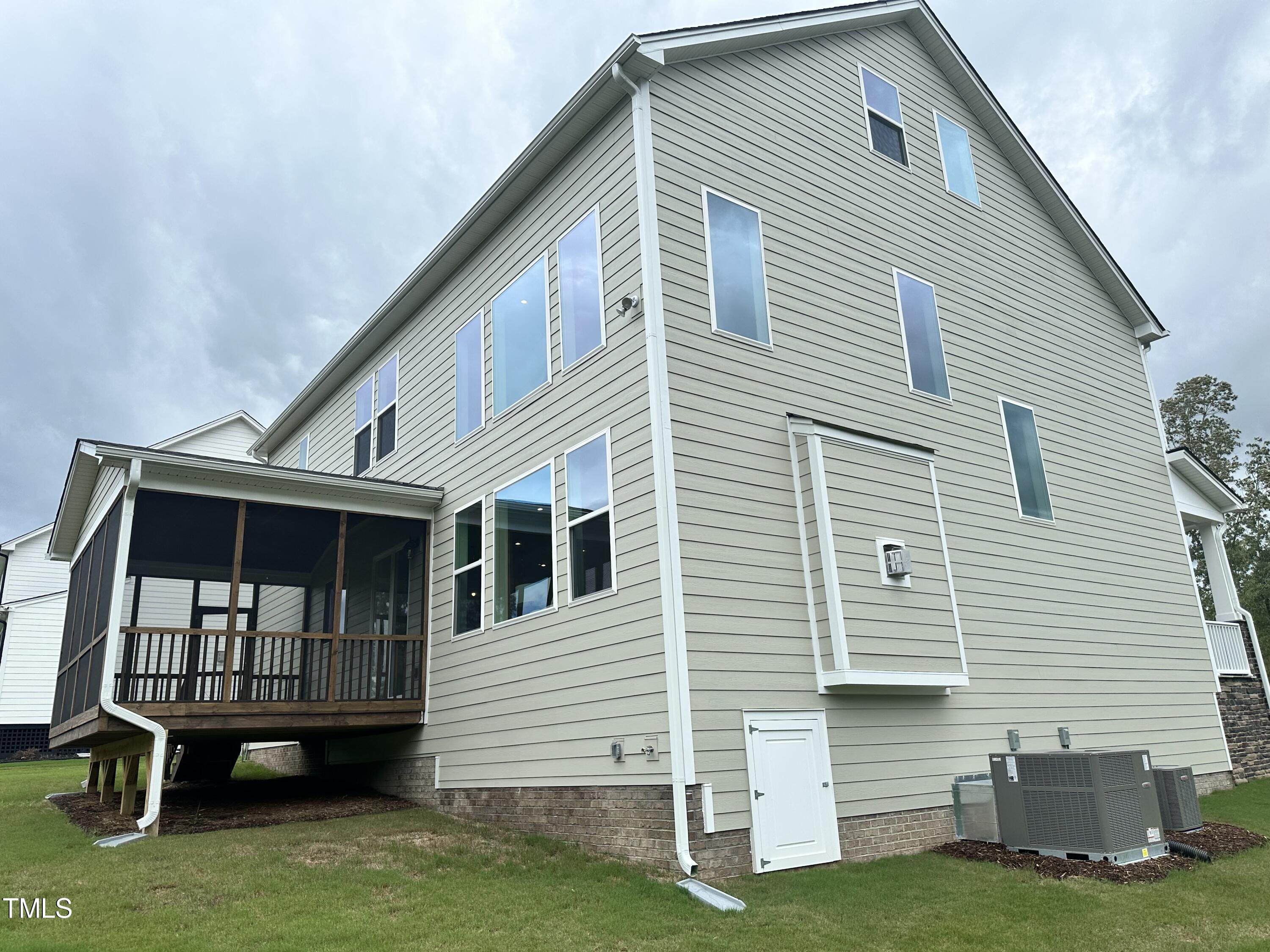 155 Streamside Drive Property Photo 8