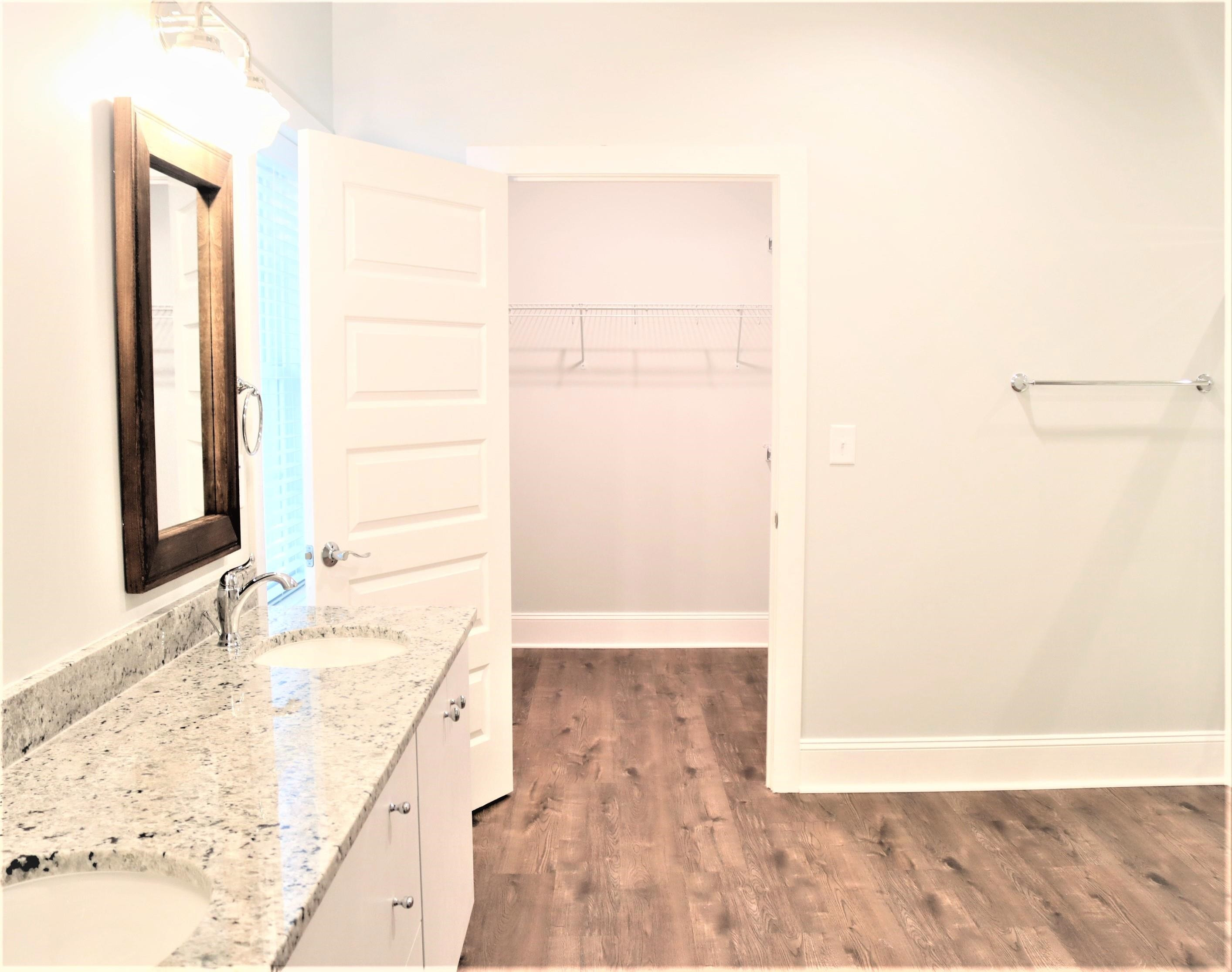 406 S Dennis Street Property Photo 9