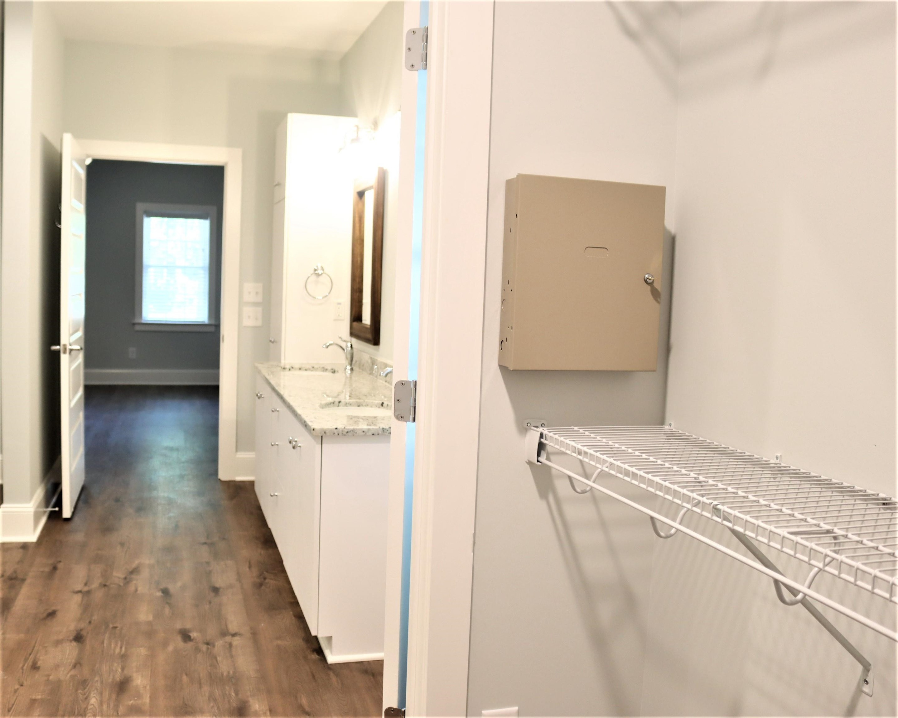406 S Dennis Street Property Photo 11