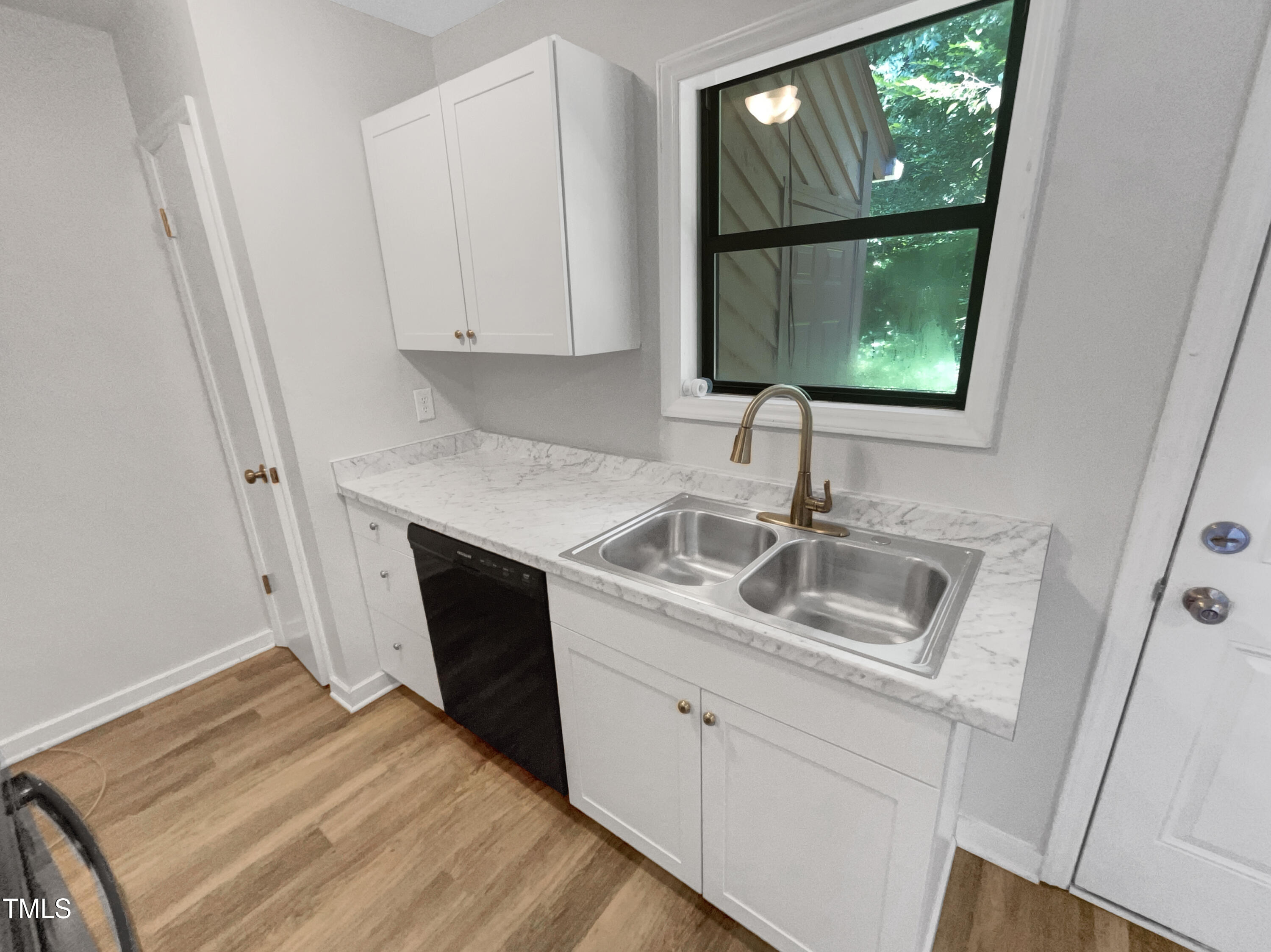 2146 Charles Street # 9 Property Photo 11