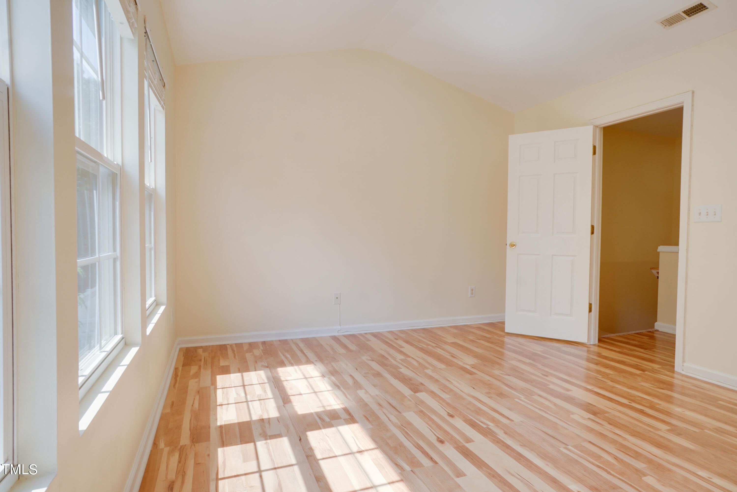 8107 Candelaria Drive Property Photo 12