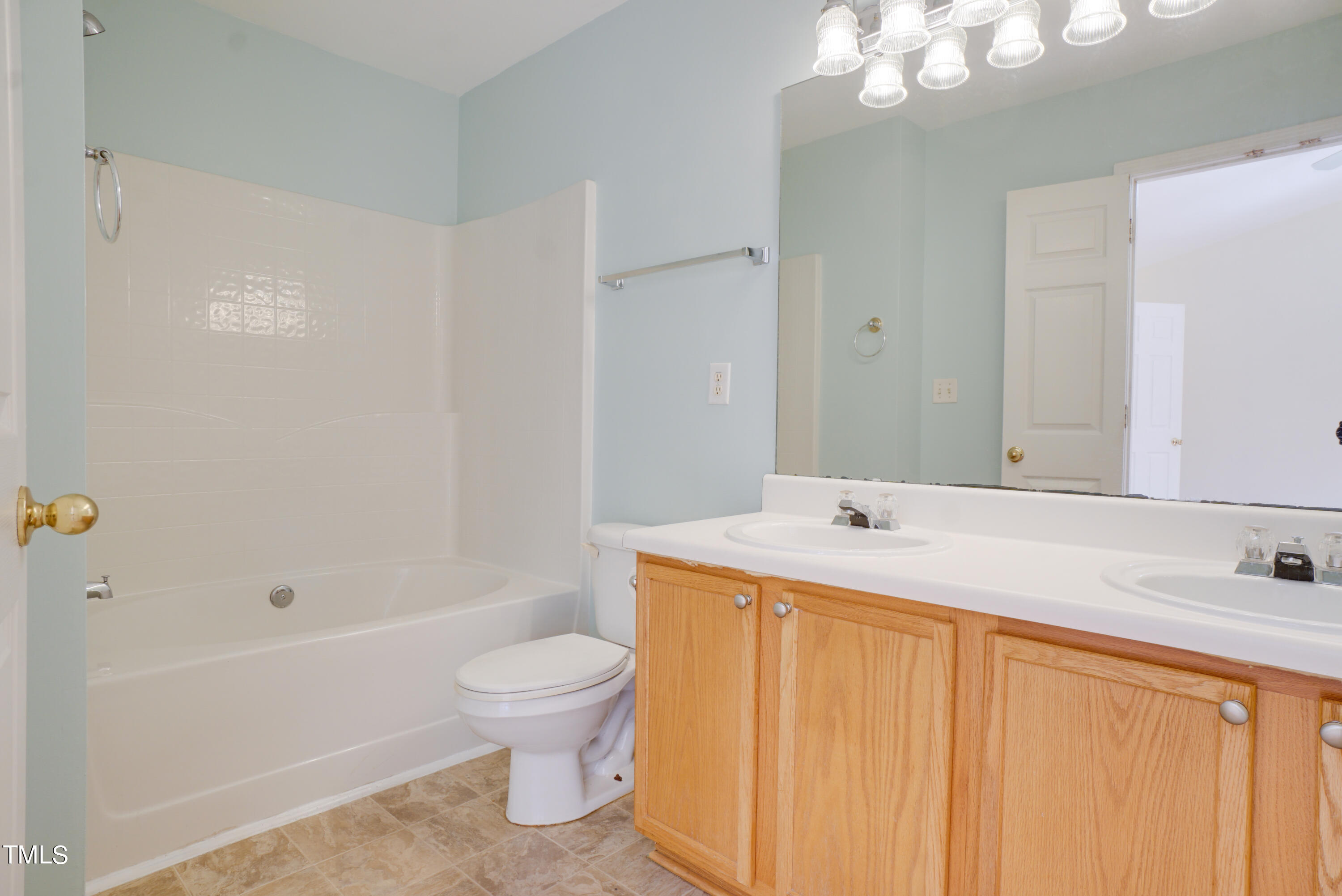 8107 Candelaria Drive Property Photo 13