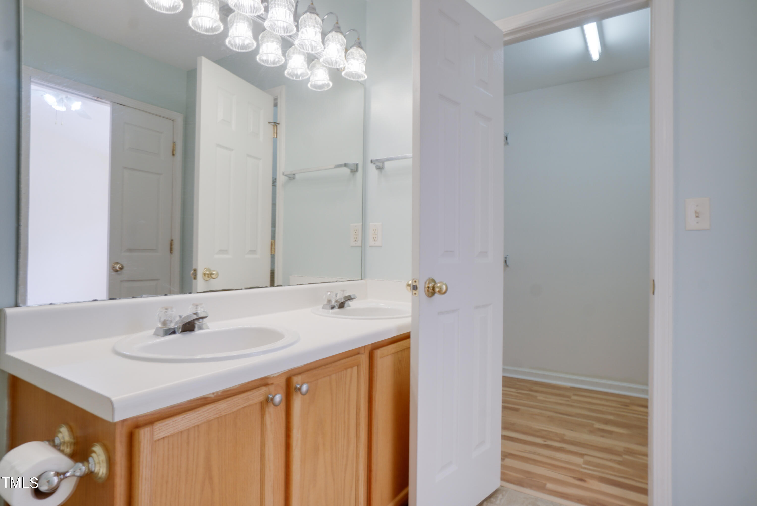 8107 Candelaria Drive Property Photo 14