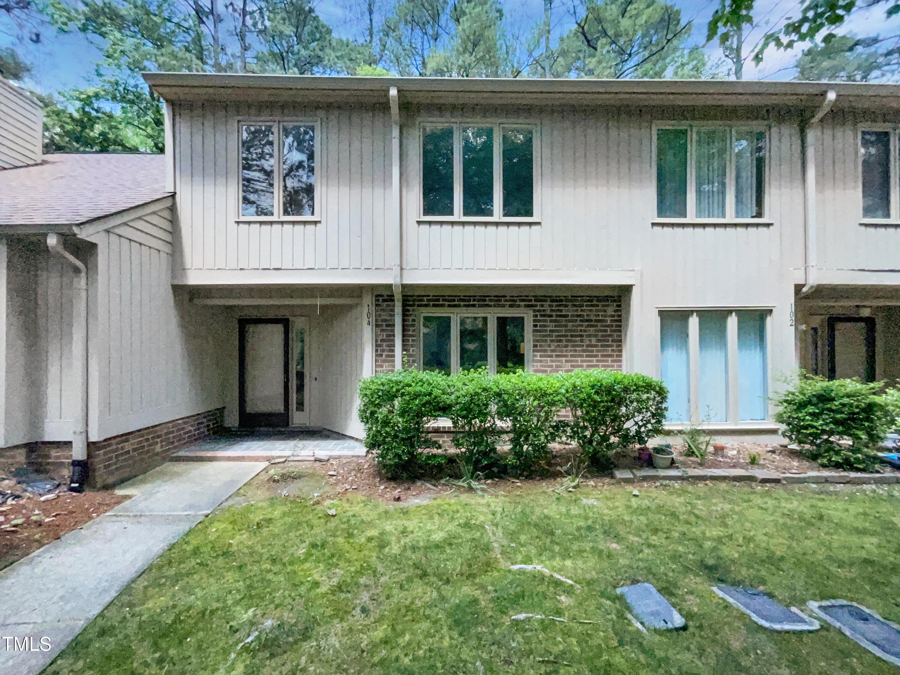 104 Mossbark Lane Property Photo 1