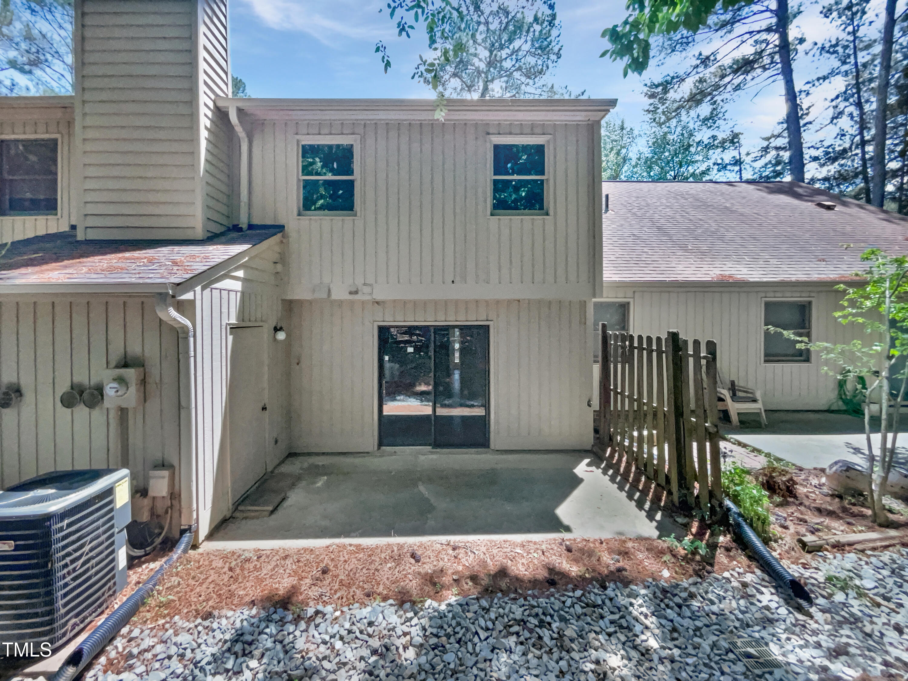 104 Mossbark Lane Property Photo 8