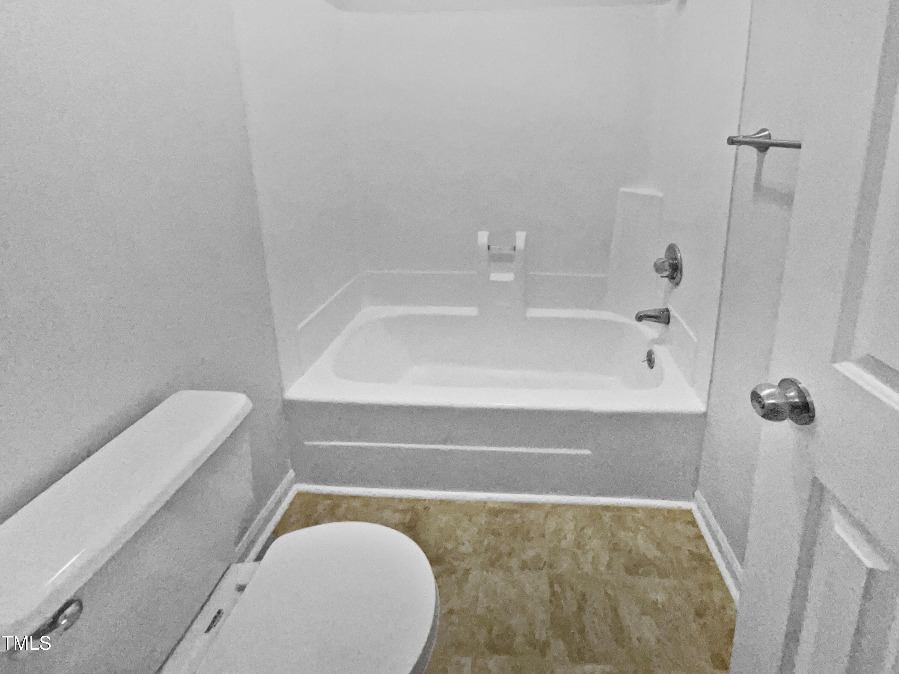 104 Mossbark Lane Property Photo 9
