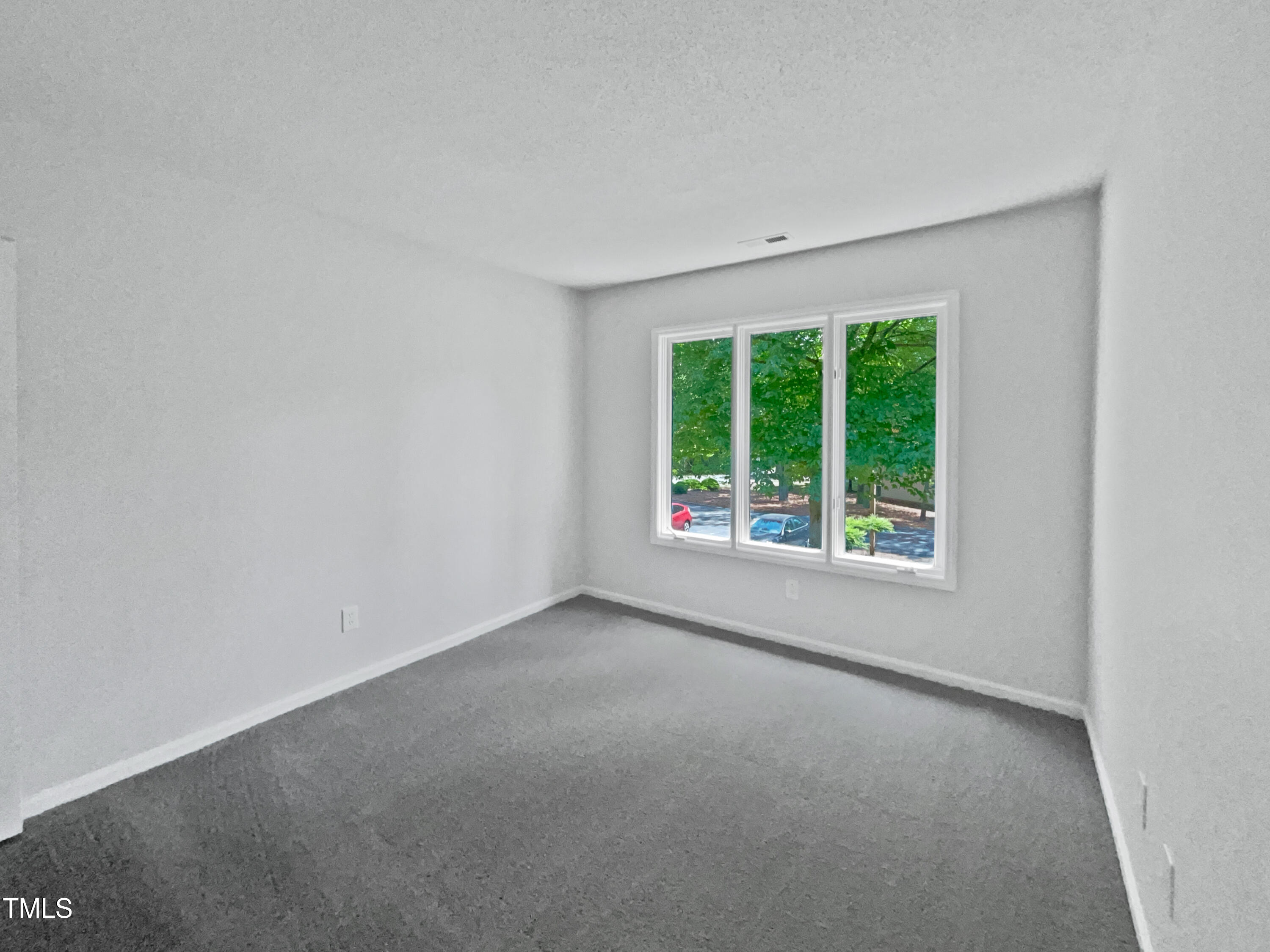 104 Mossbark Lane Property Photo 11