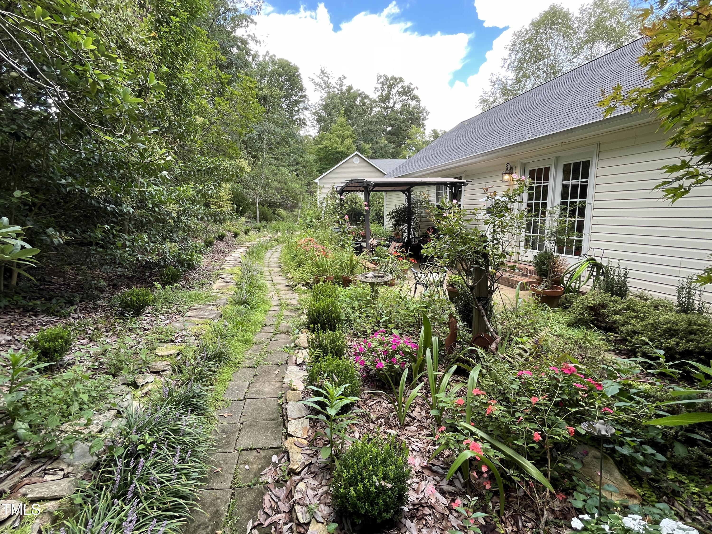 1408 Plantation Circle Property Photo 32