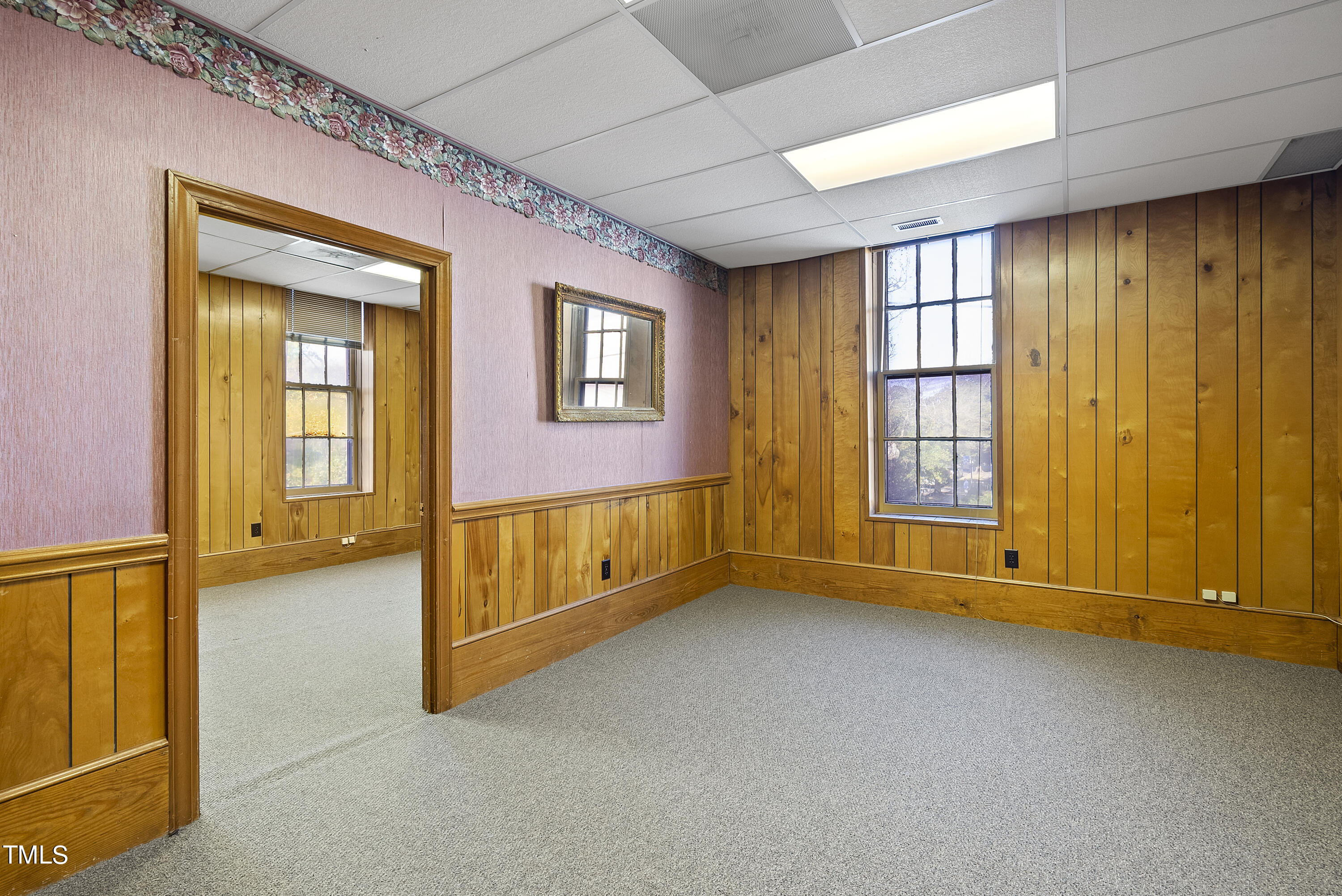 219 E Johnston Street Property Photo 9