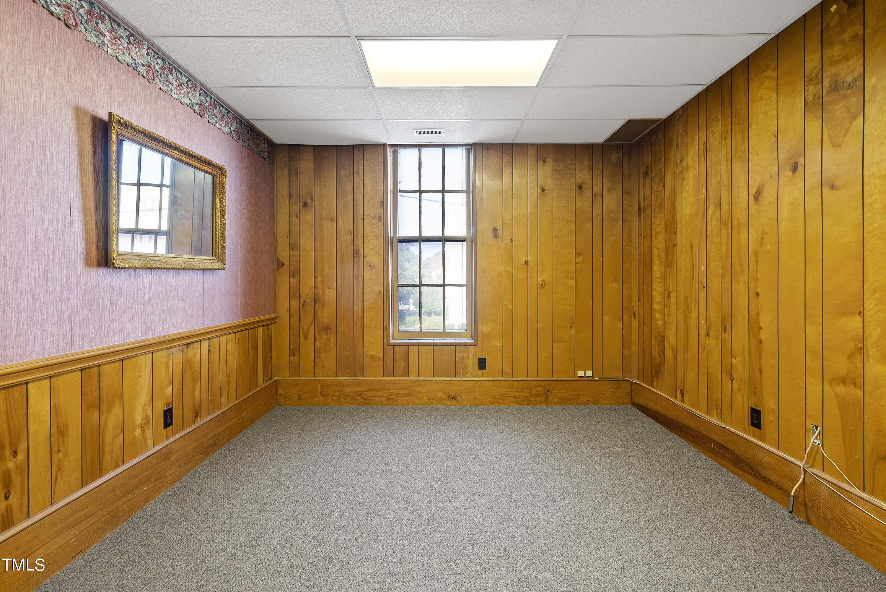 219 E Johnston Street Property Photo 10