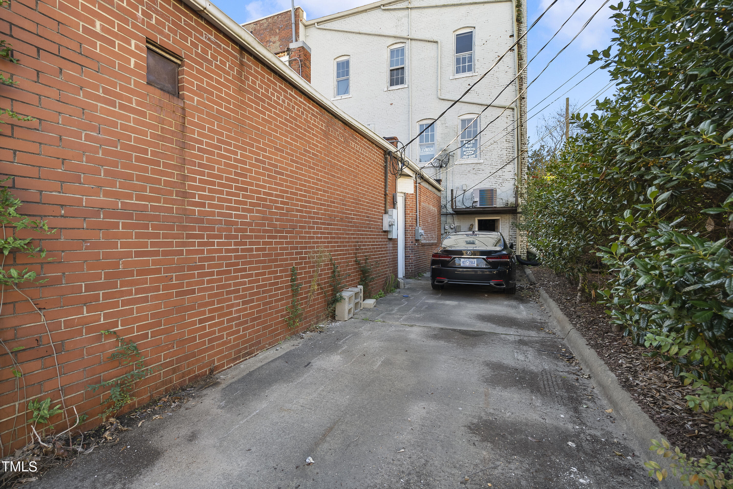 219 E Johnston Street Property Photo 43