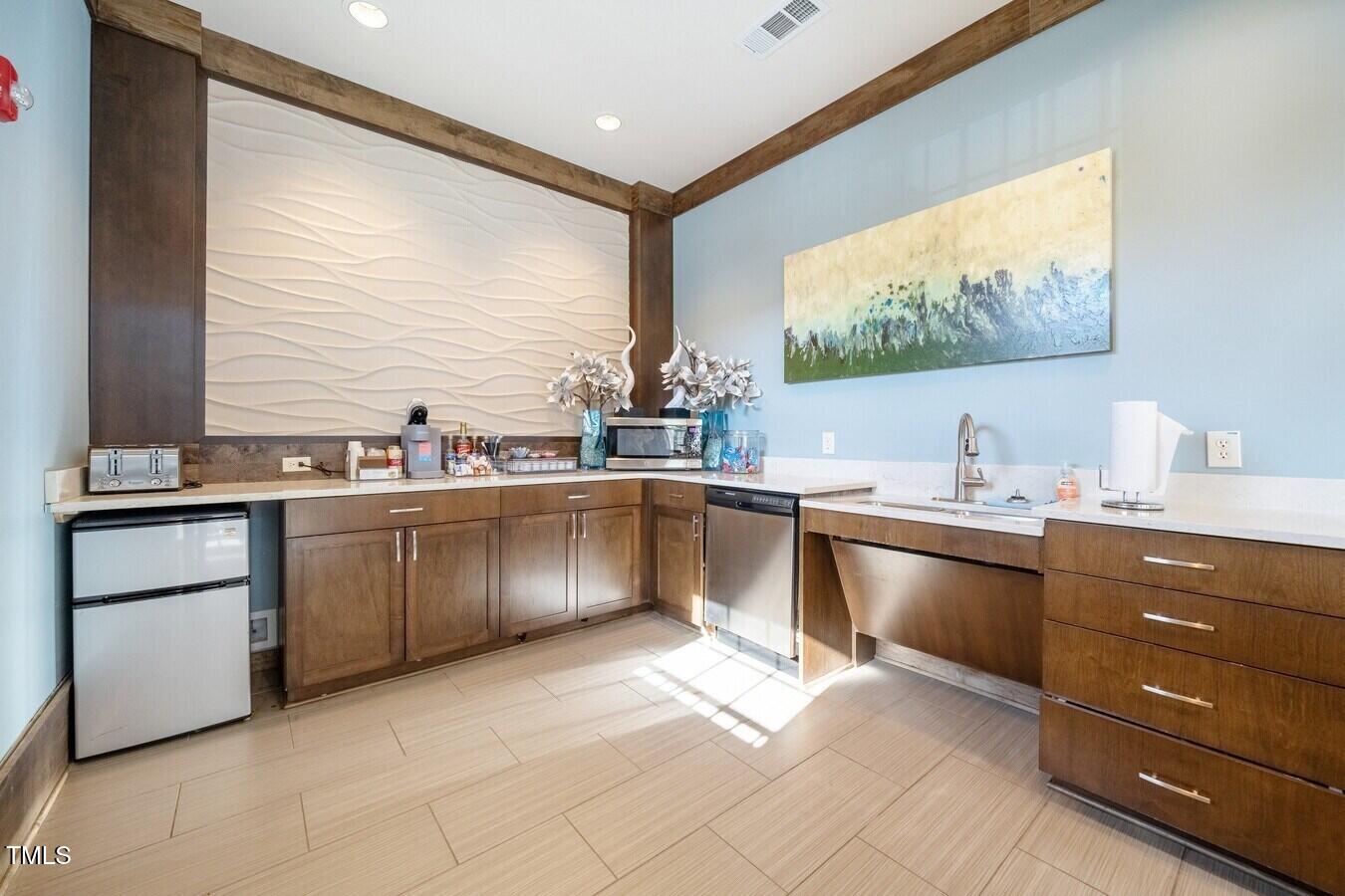 1000 Broadstone Way # B1 Property Photo 23