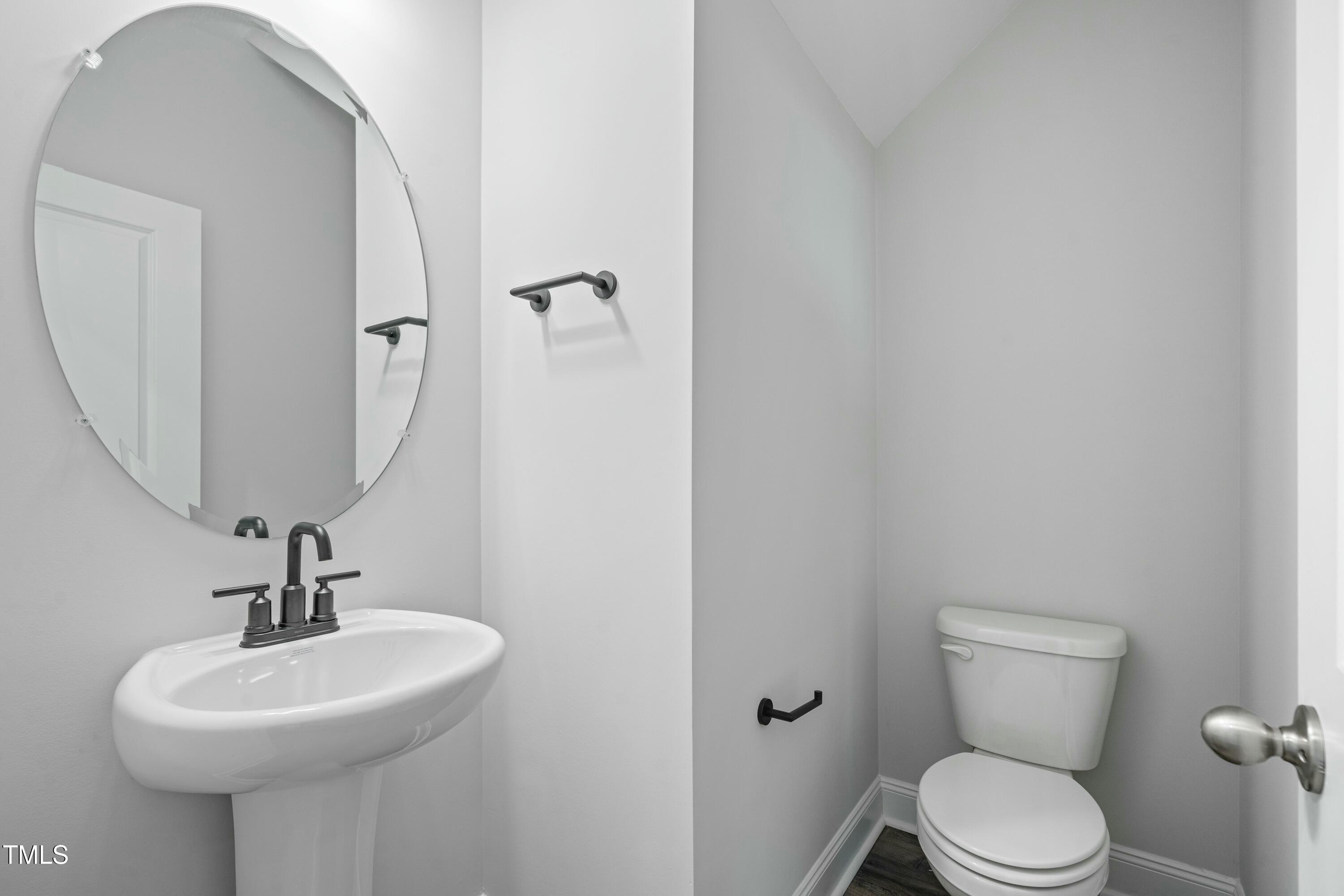 808 Challenger Lane Property Photo 11