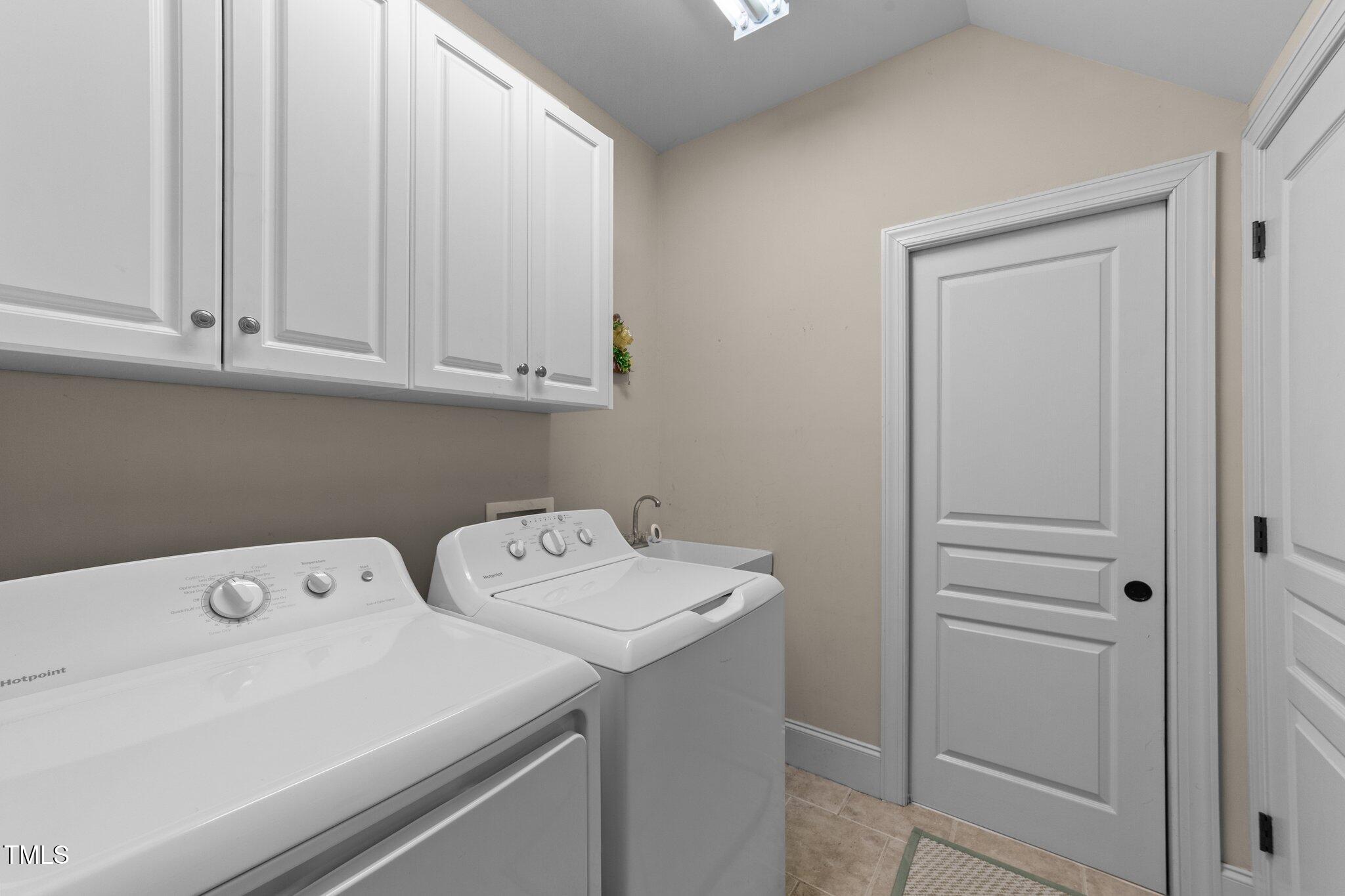 100 Brittmoore Court Property Photo 25