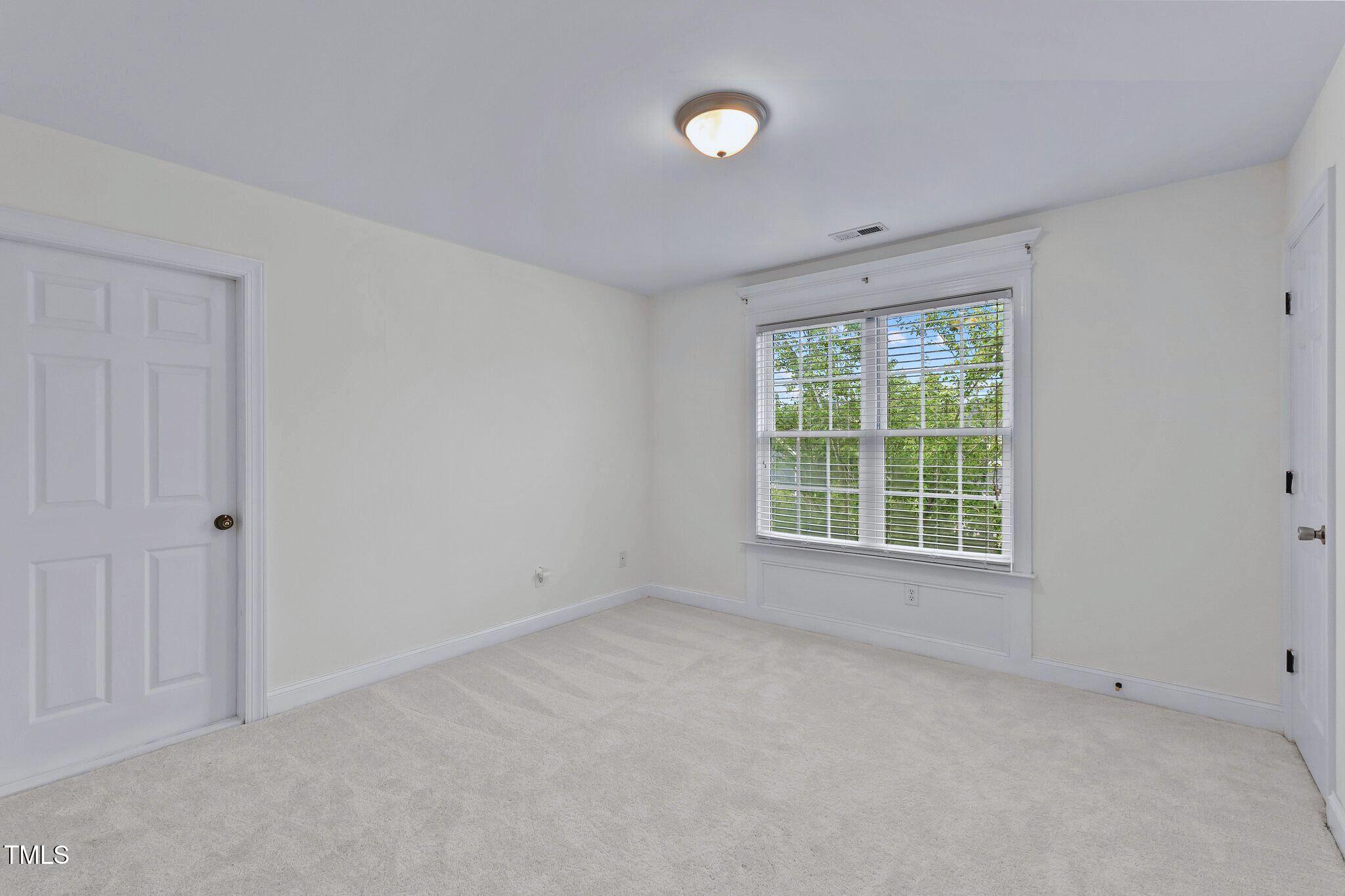19 Silverside Drive Property Photo 11