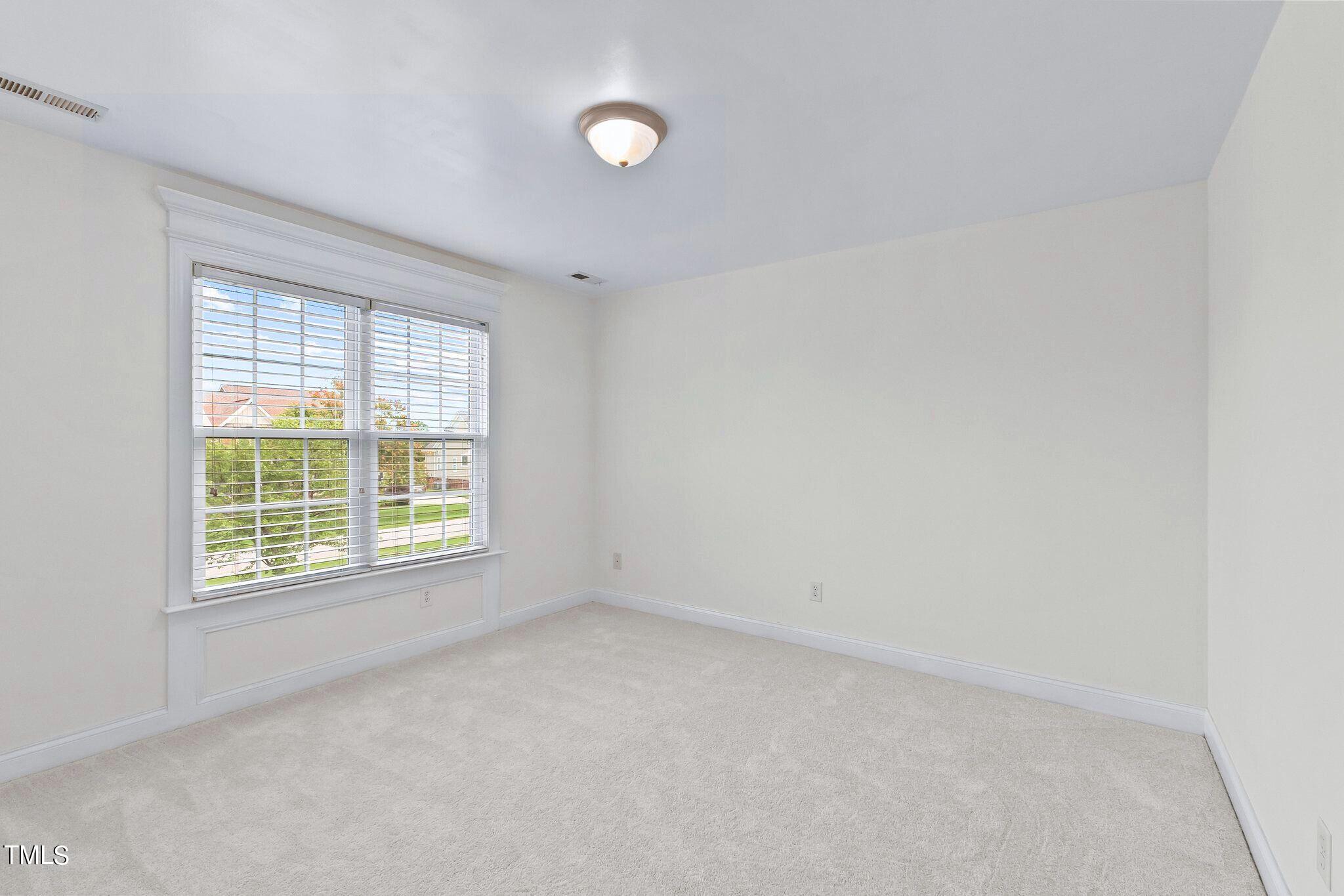19 Silverside Drive Property Photo 12