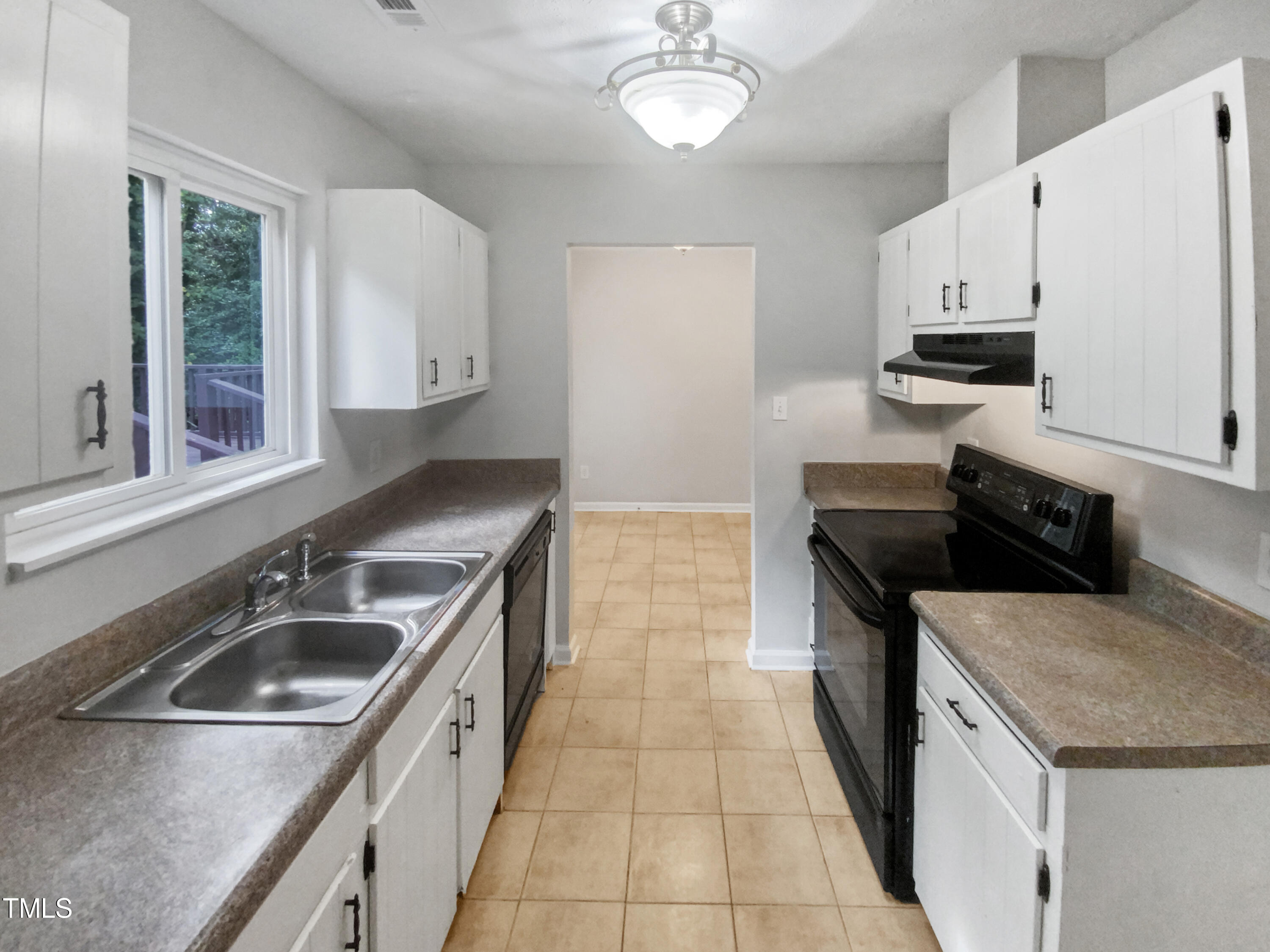 105 Tottingham Court Property Photo 2
