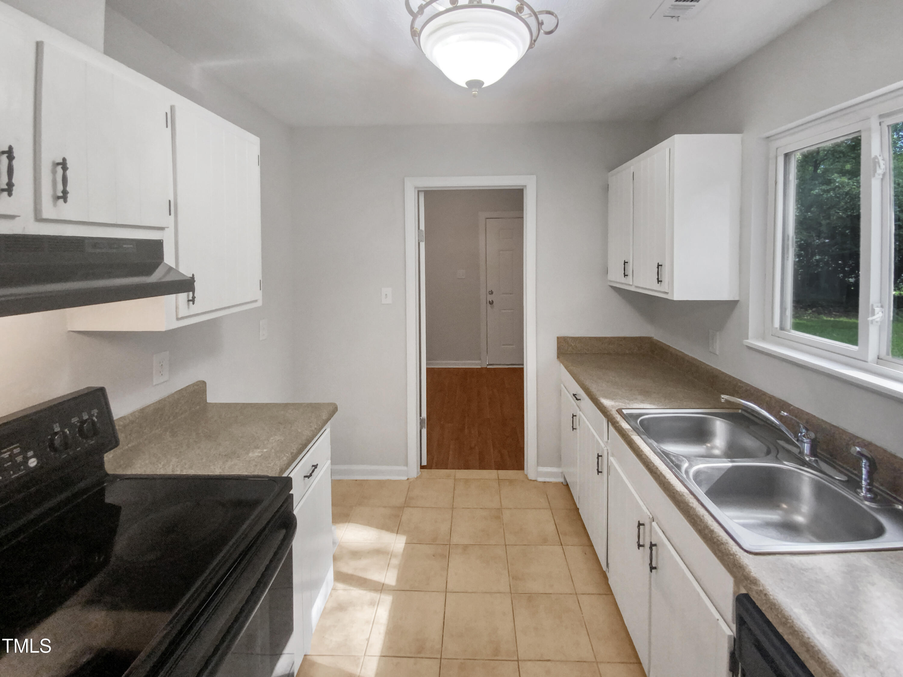 105 Tottingham Court Property Photo 9