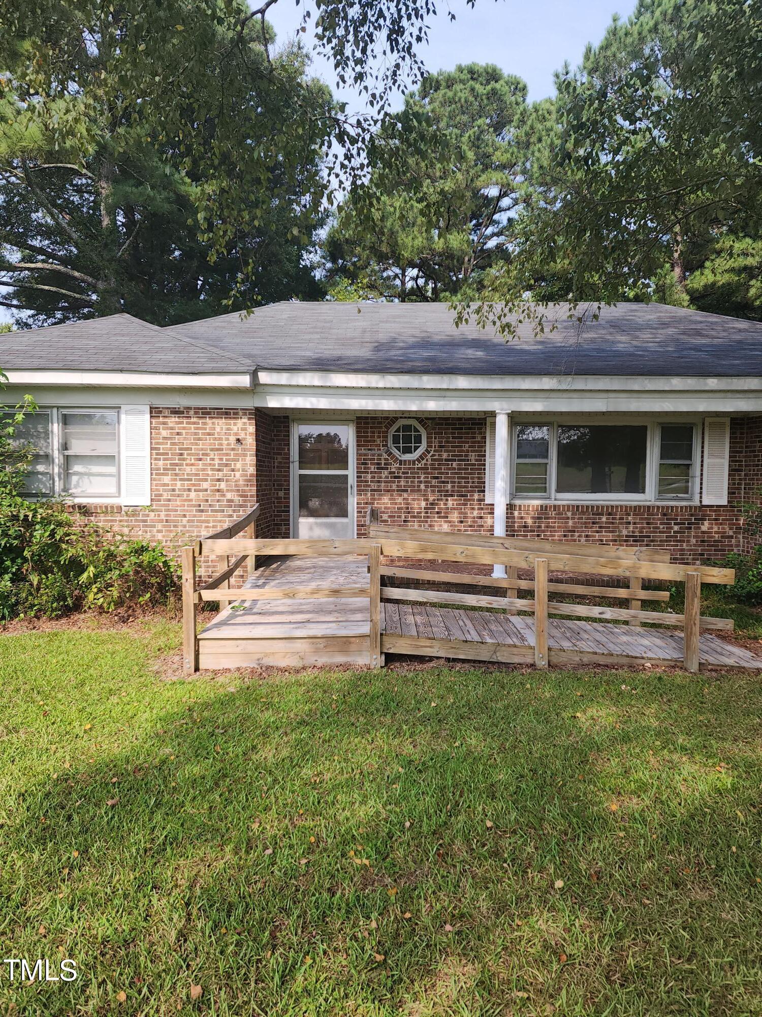 9246 Us Highway 301 Property Photo 2