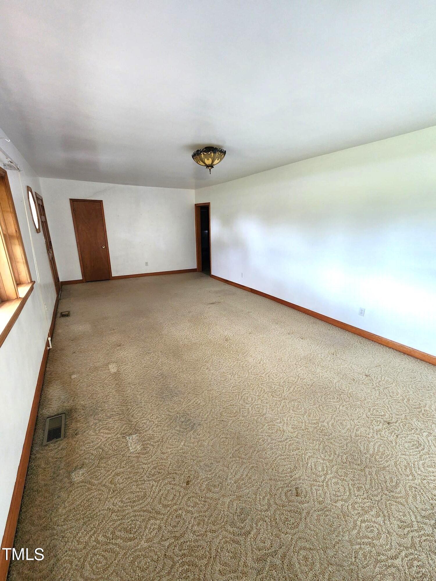 9246 Us Highway 301 Property Photo 17
