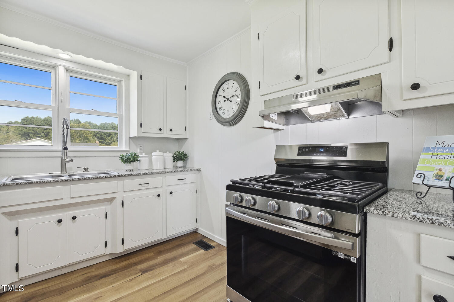 201 4th Street Property Photo 5