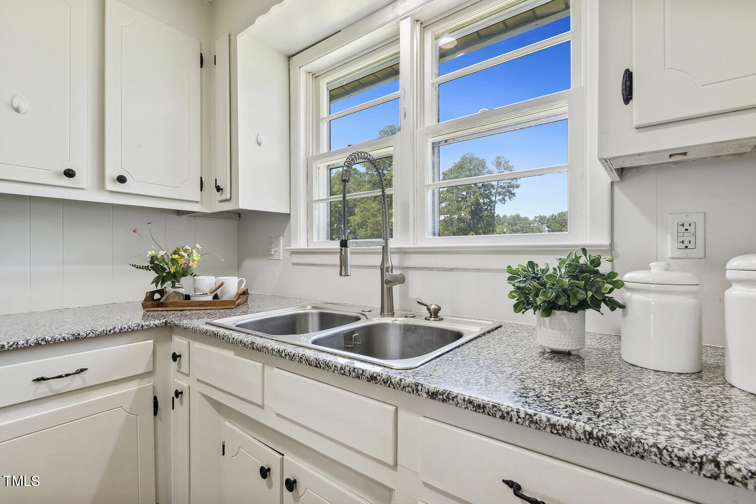 201 4th Street Property Photo 6