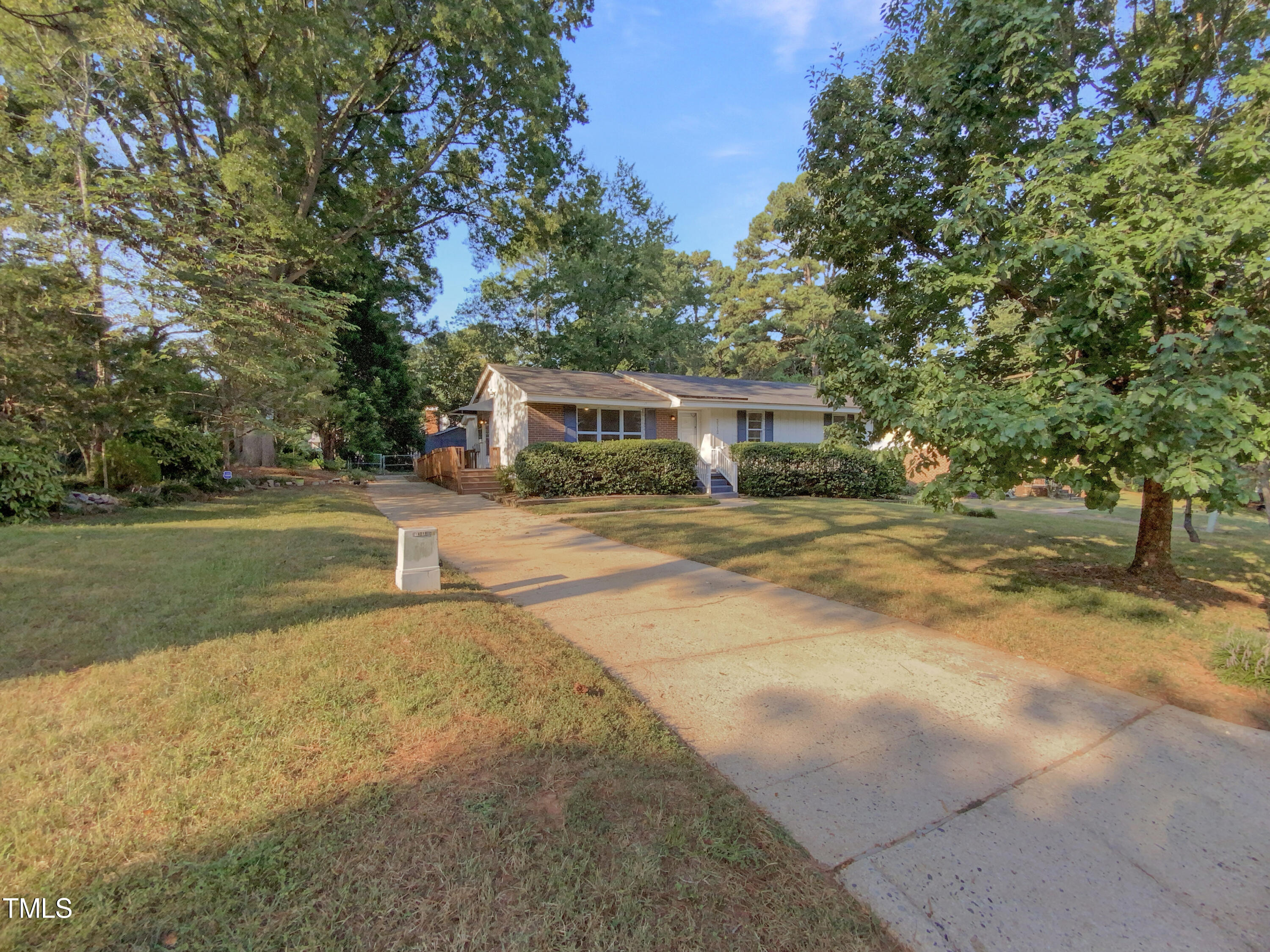 3512 Crofton Court Property Photo