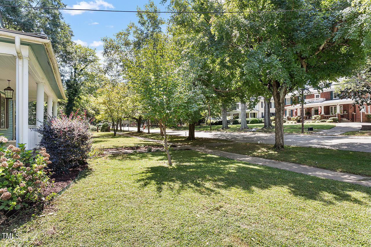 214 College Street Property Photo 2