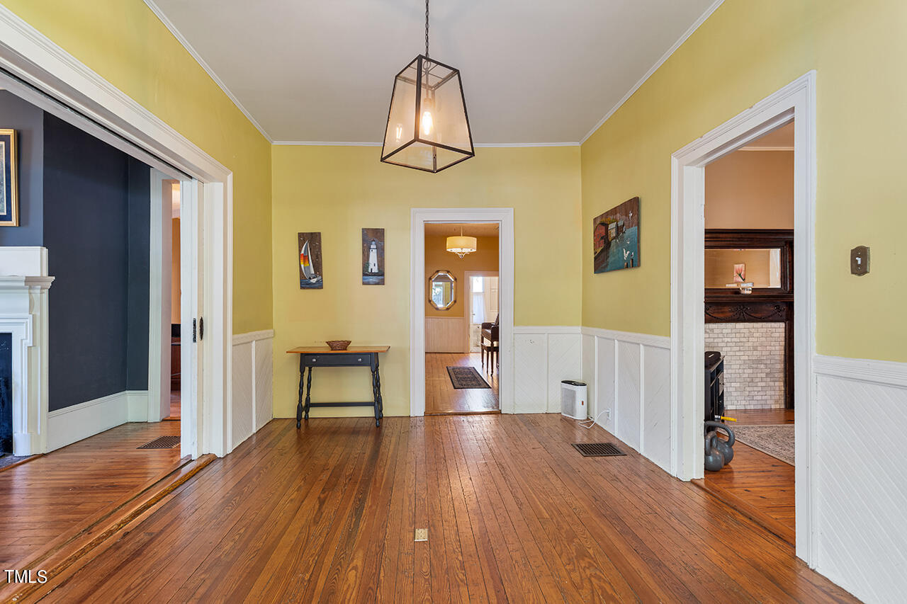 214 College Street Property Photo 8