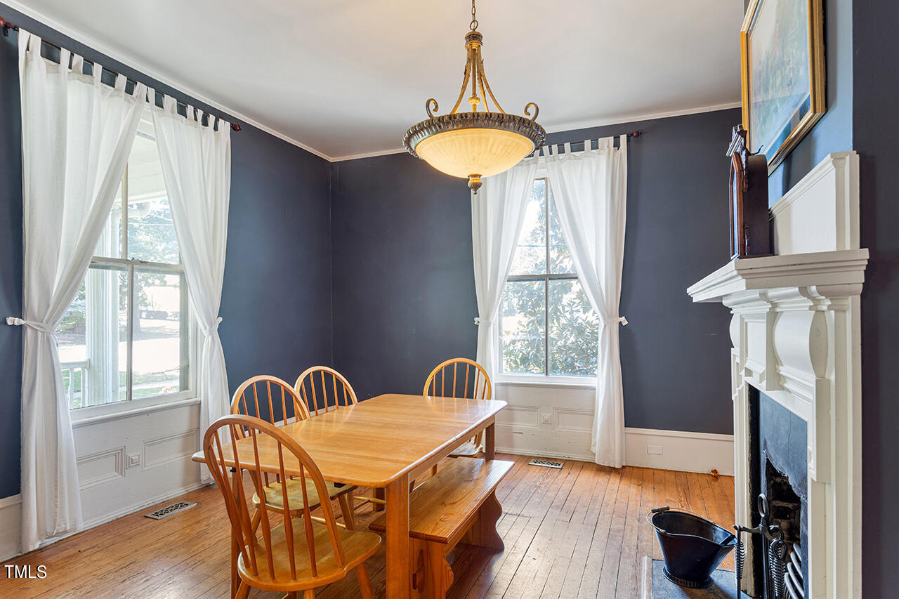 214 College Street Property Photo 10