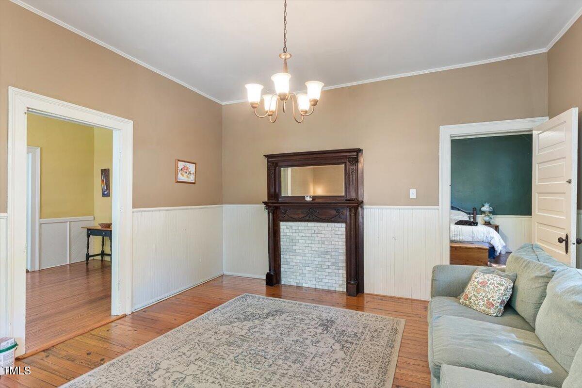 214 College Street Property Photo 13