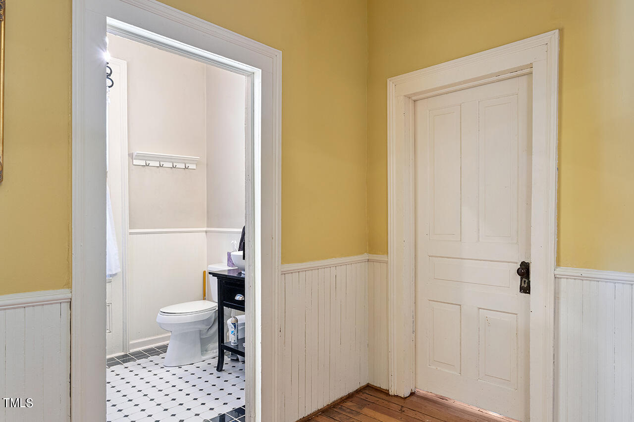 214 College Street Property Photo 17