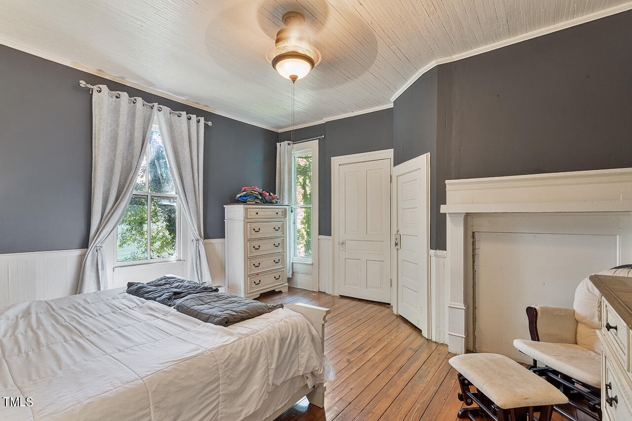 214 College Street Property Photo 29