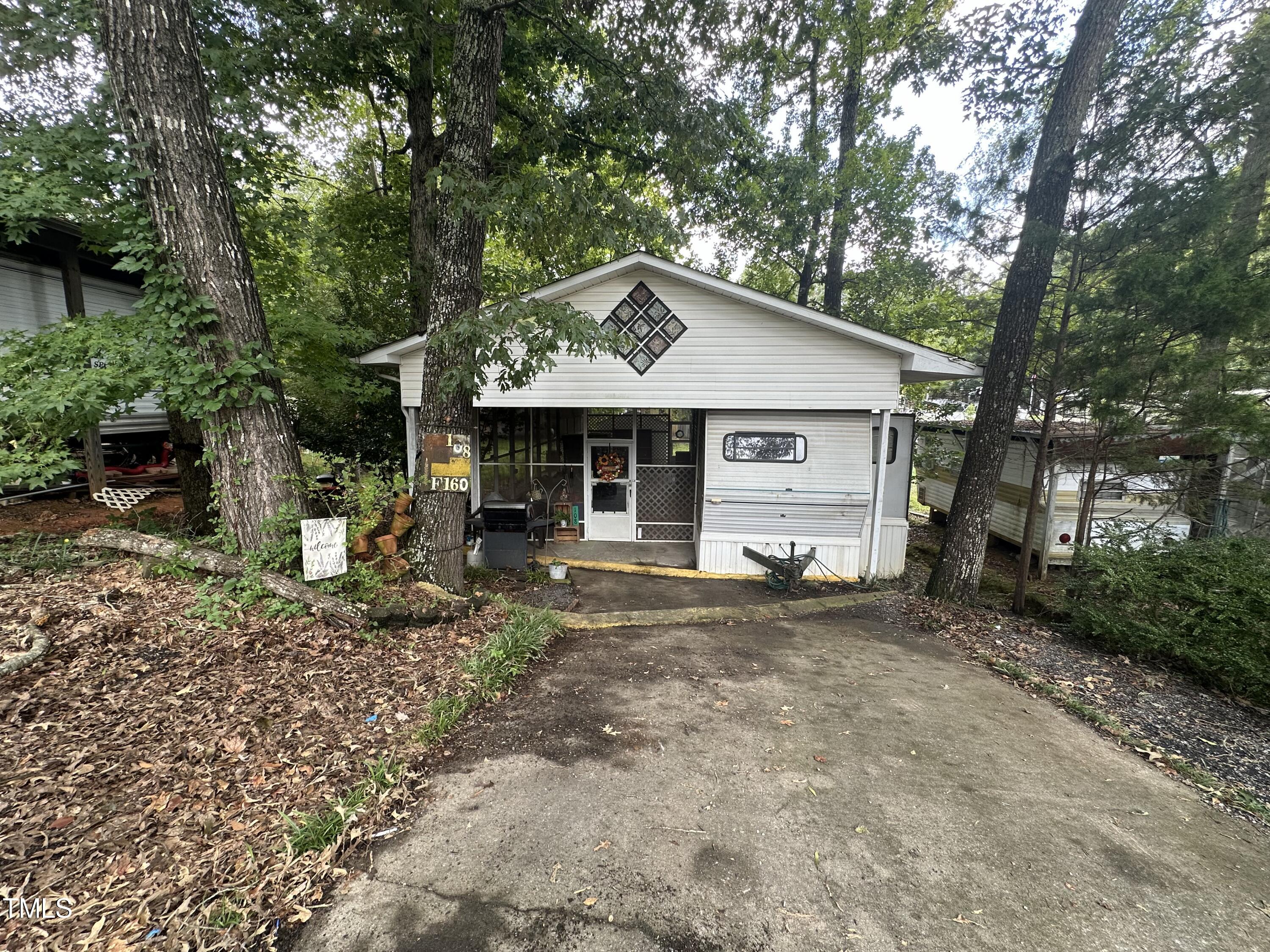 108 Daniel Boone Trail Property Photo 1