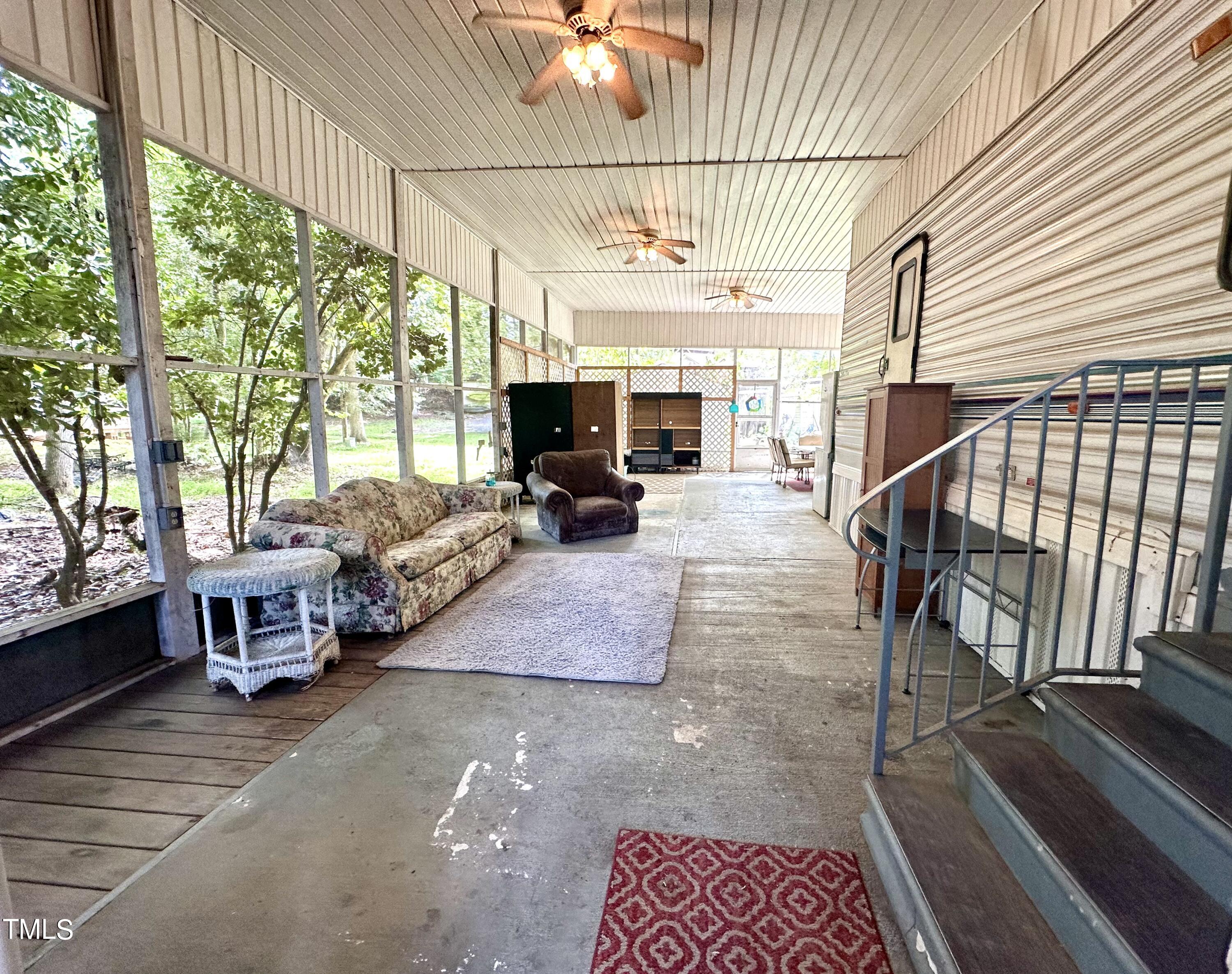 108 Daniel Boone Trail Property Photo 4