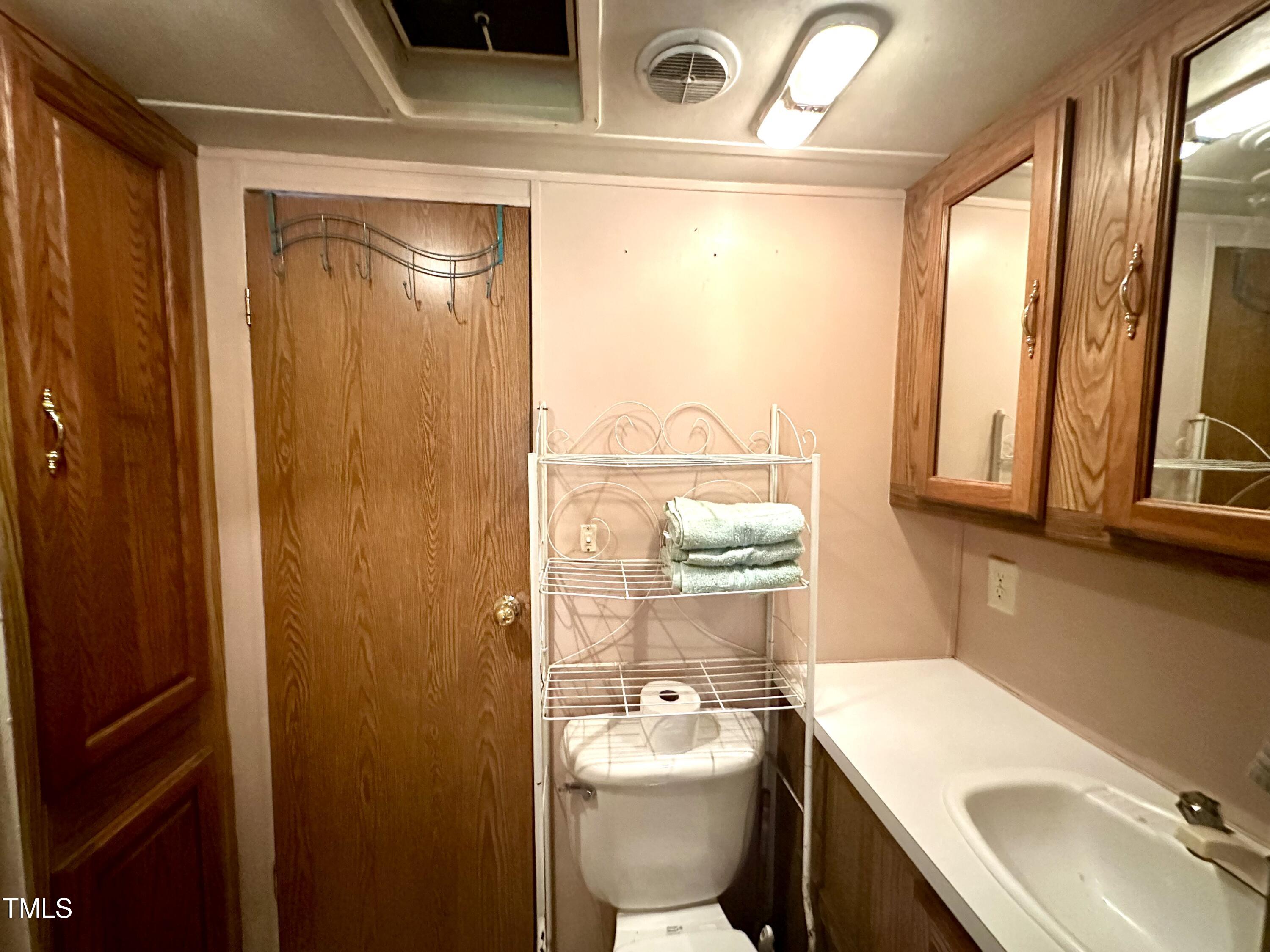 108 Daniel Boone Trail Property Photo 13