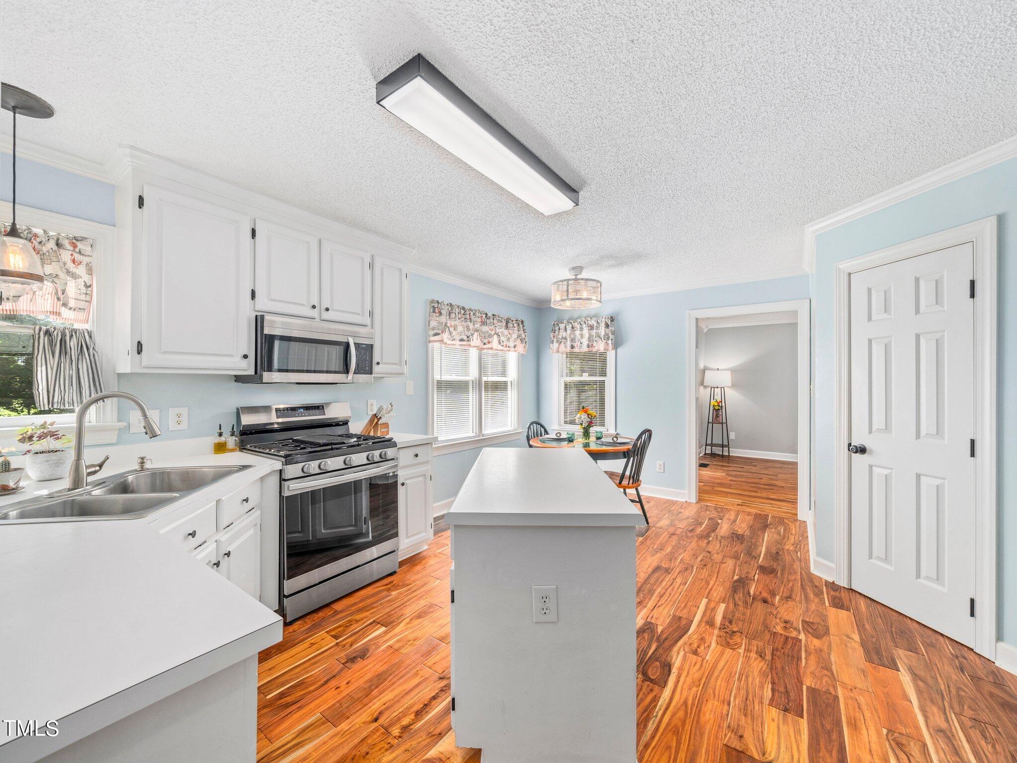 1912 Talamore Court Property Photo 6