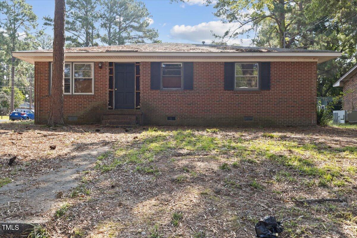 308 Forrest Road W Property Photo 5