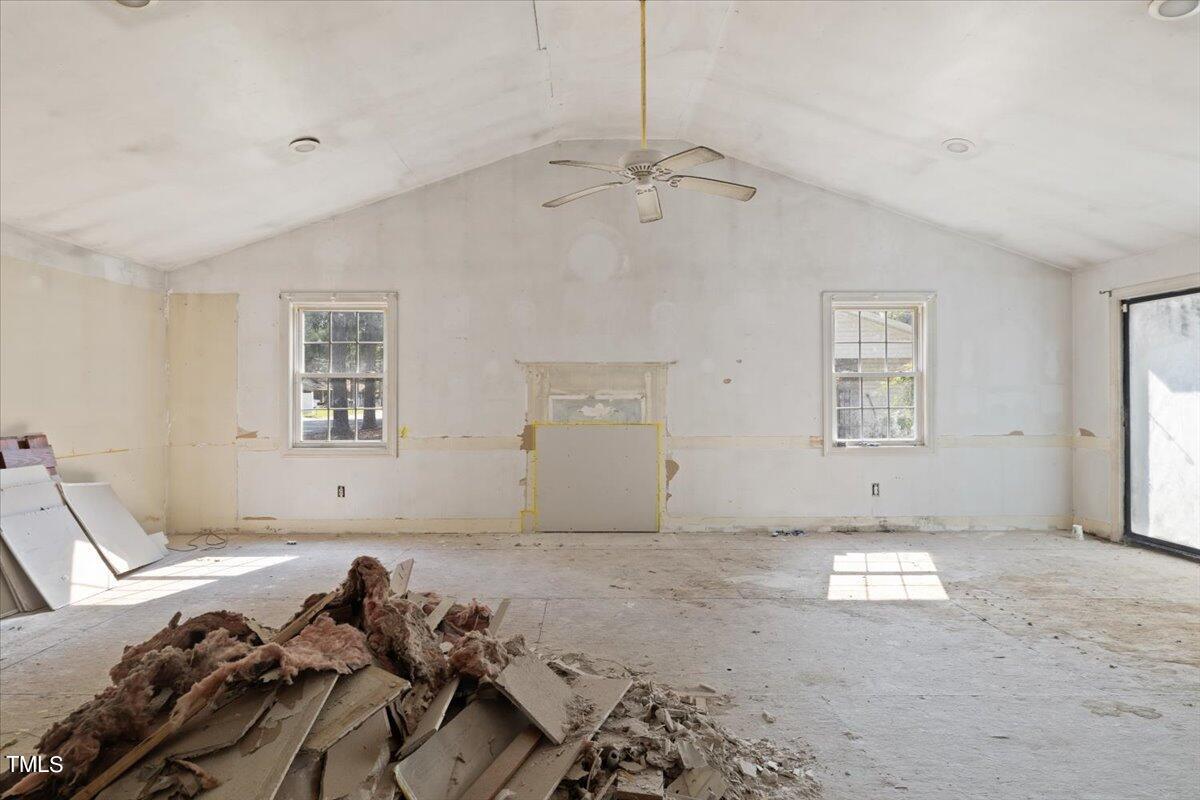 308 Forrest Road W Property Photo 12