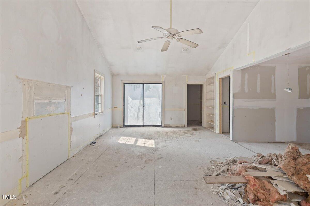 308 Forrest Road W Property Photo 13