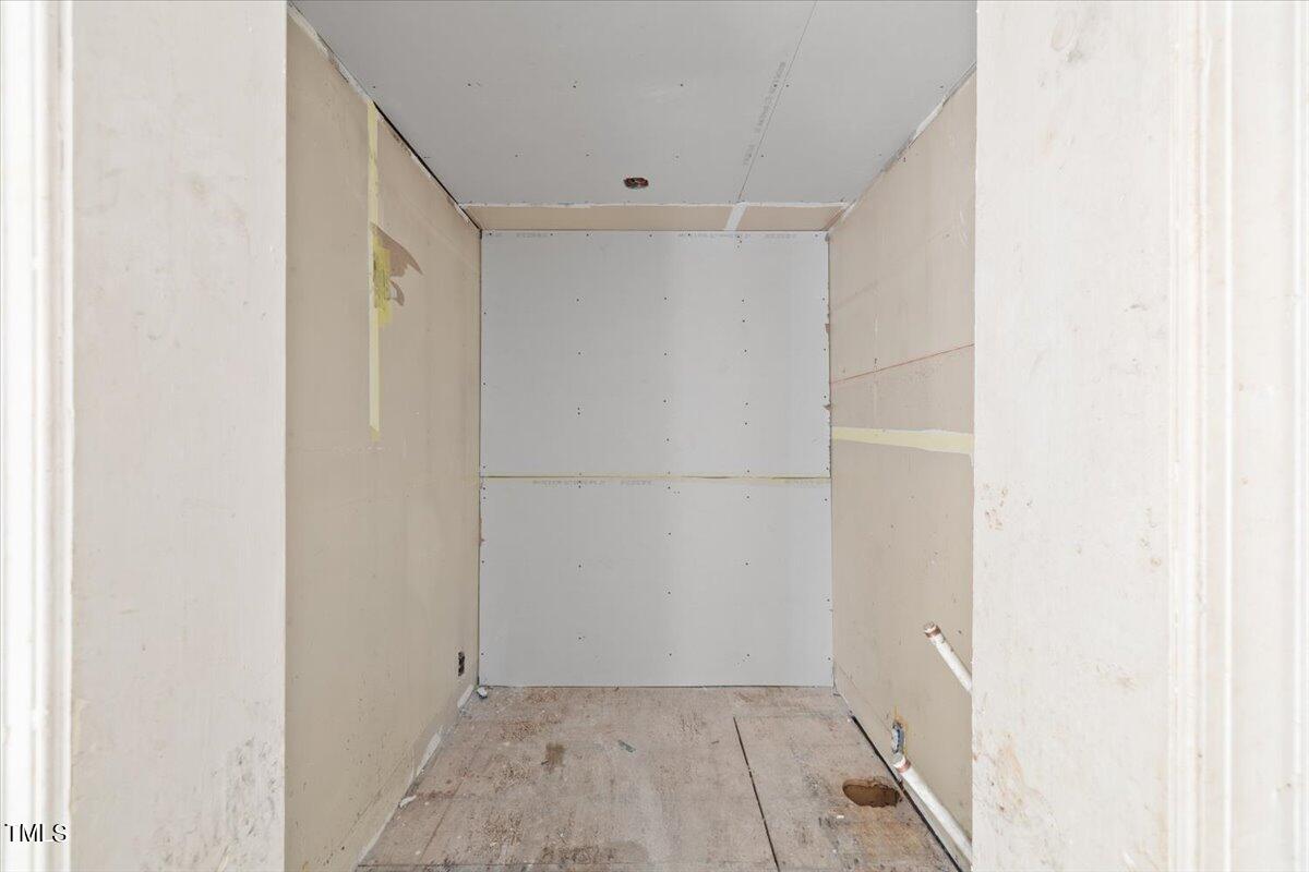 308 Forrest Road W Property Photo 15
