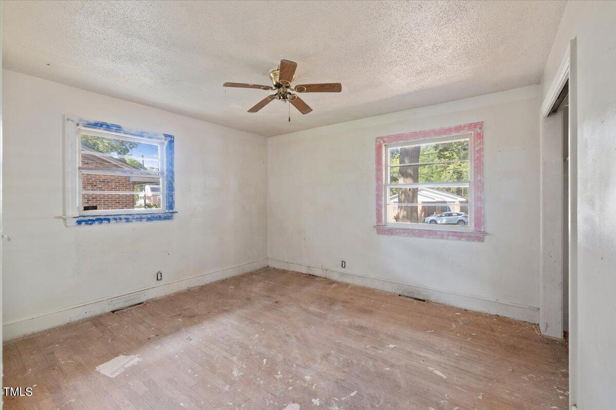 308 Forrest Road W Property Photo 22