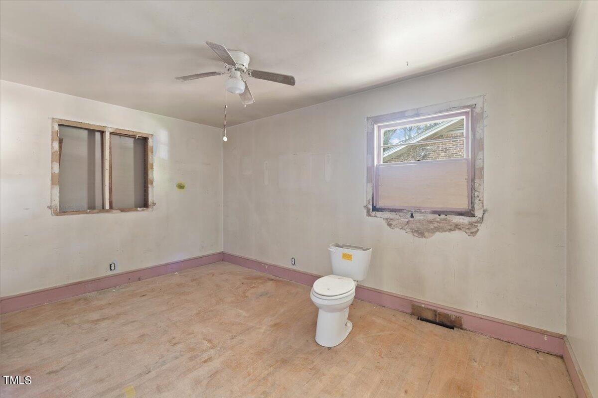 308 Forrest Road W Property Photo 24