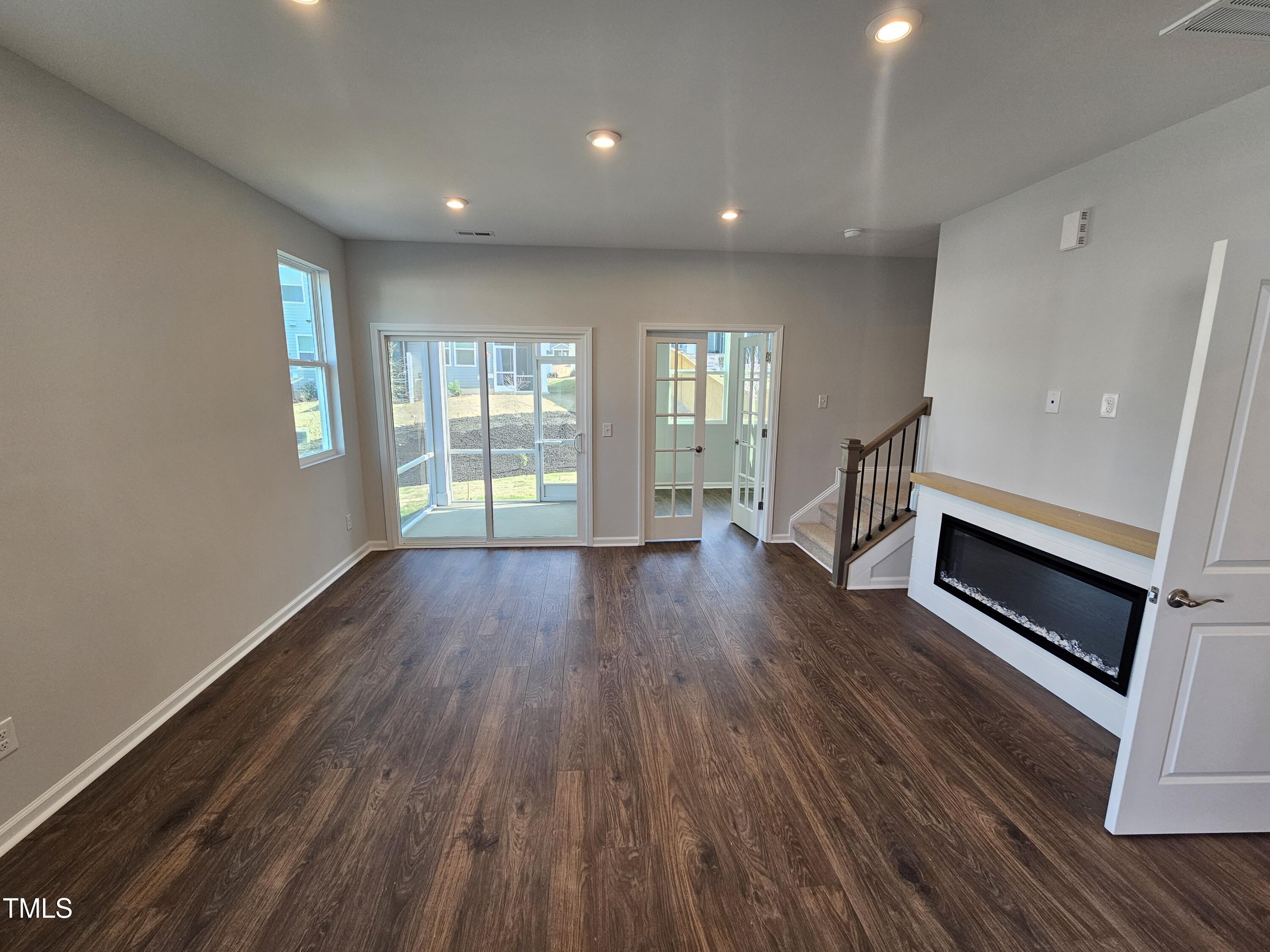 1341 Bessie Court Property Photo 2