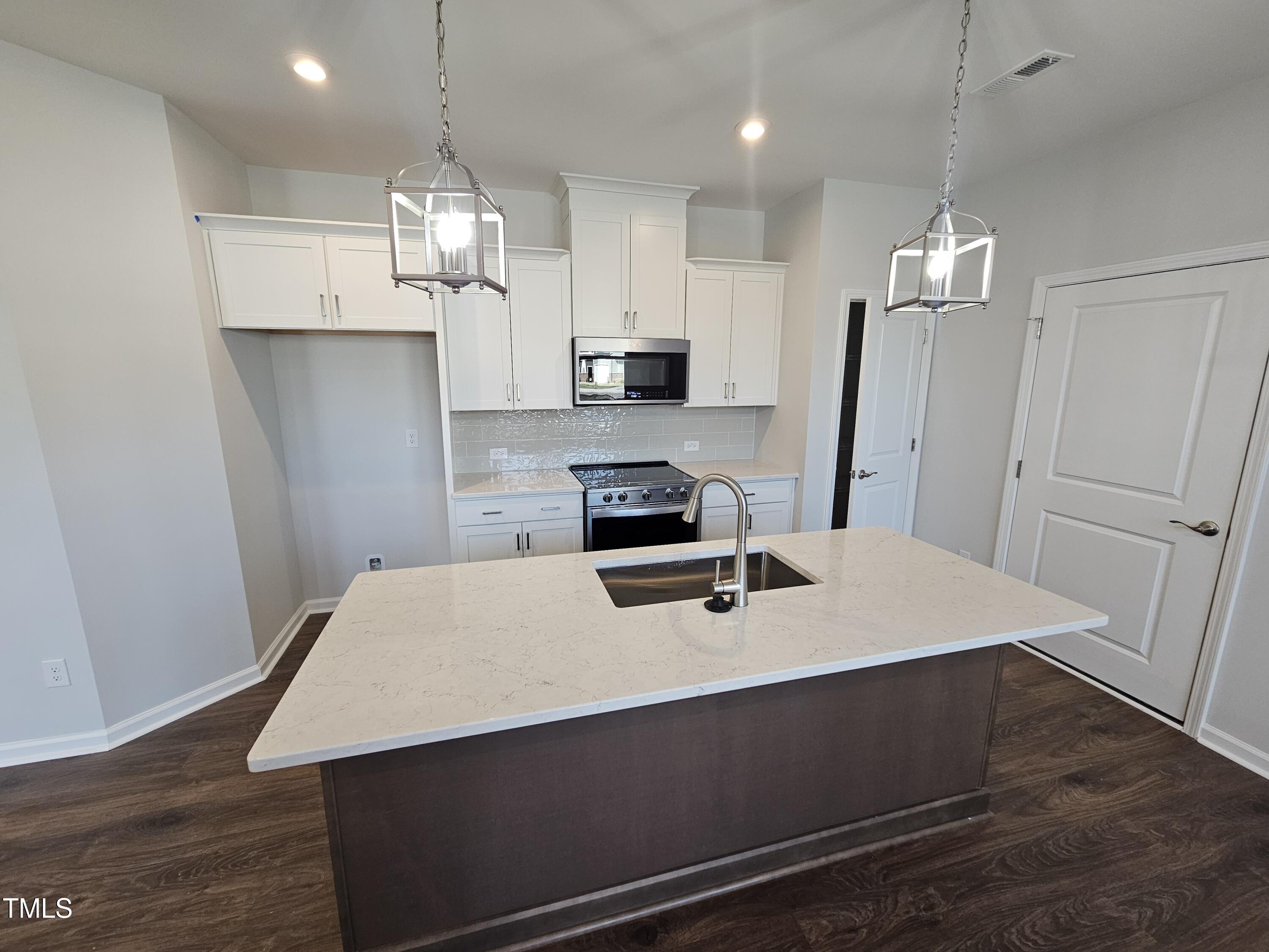 1341 Bessie Court Property Photo 10
