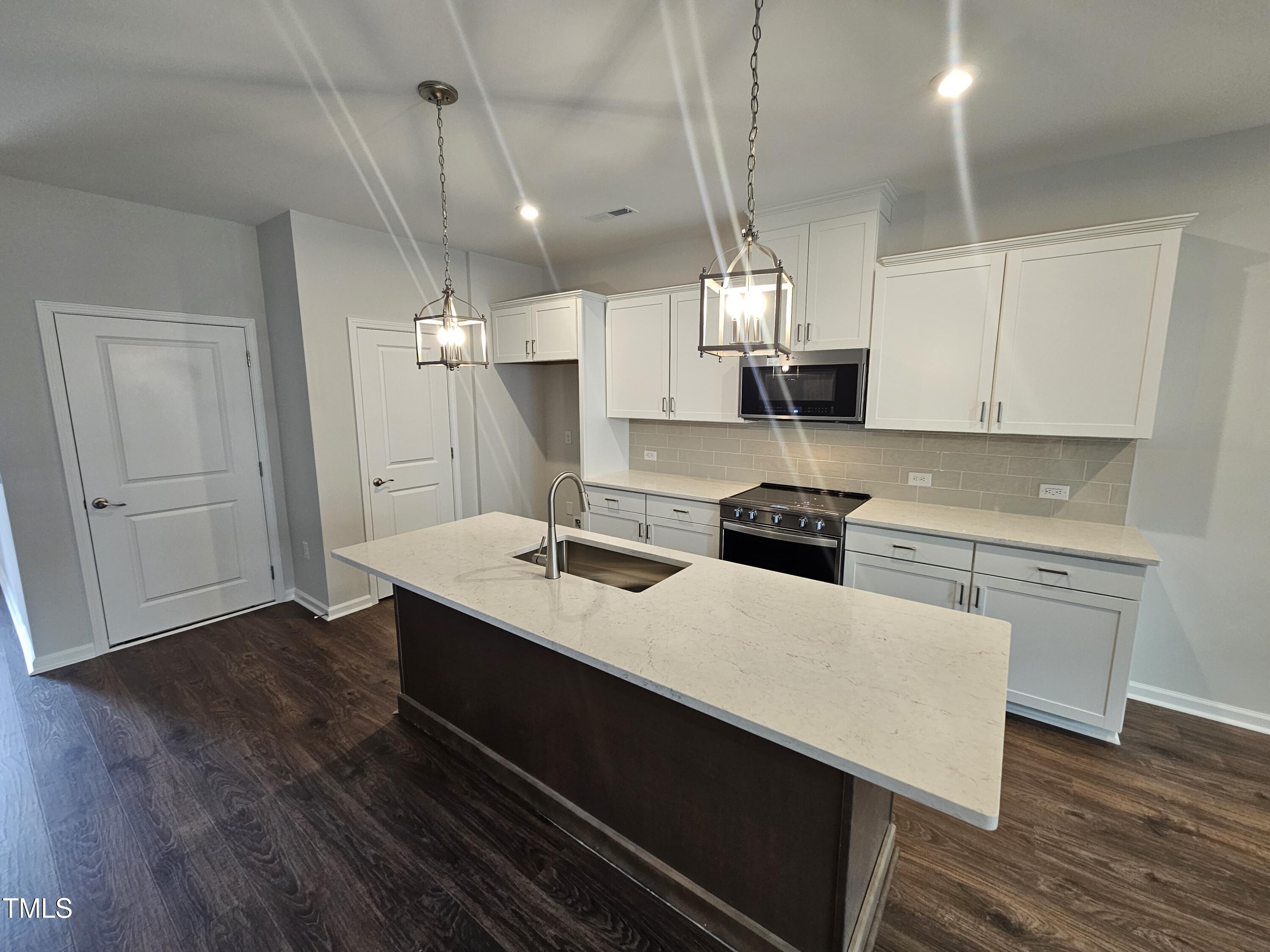 1351 Bessie Court Property Photo 2